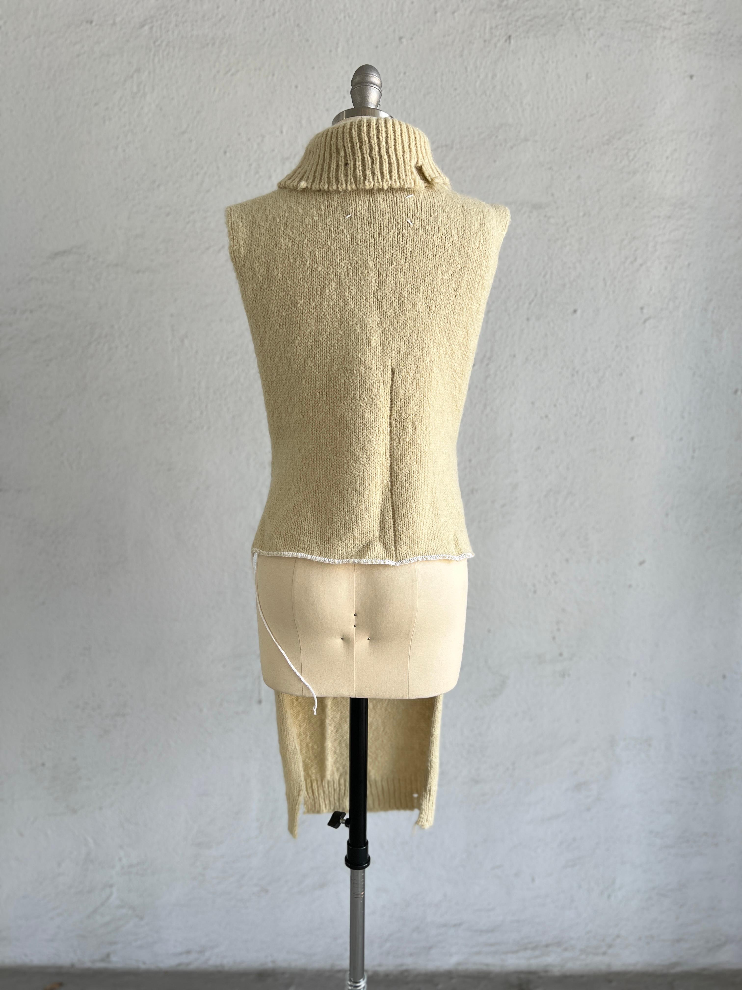 Maison Martin Margiela Blanco roto Suéter deconstruido con cuello alto 2000 en venta 7