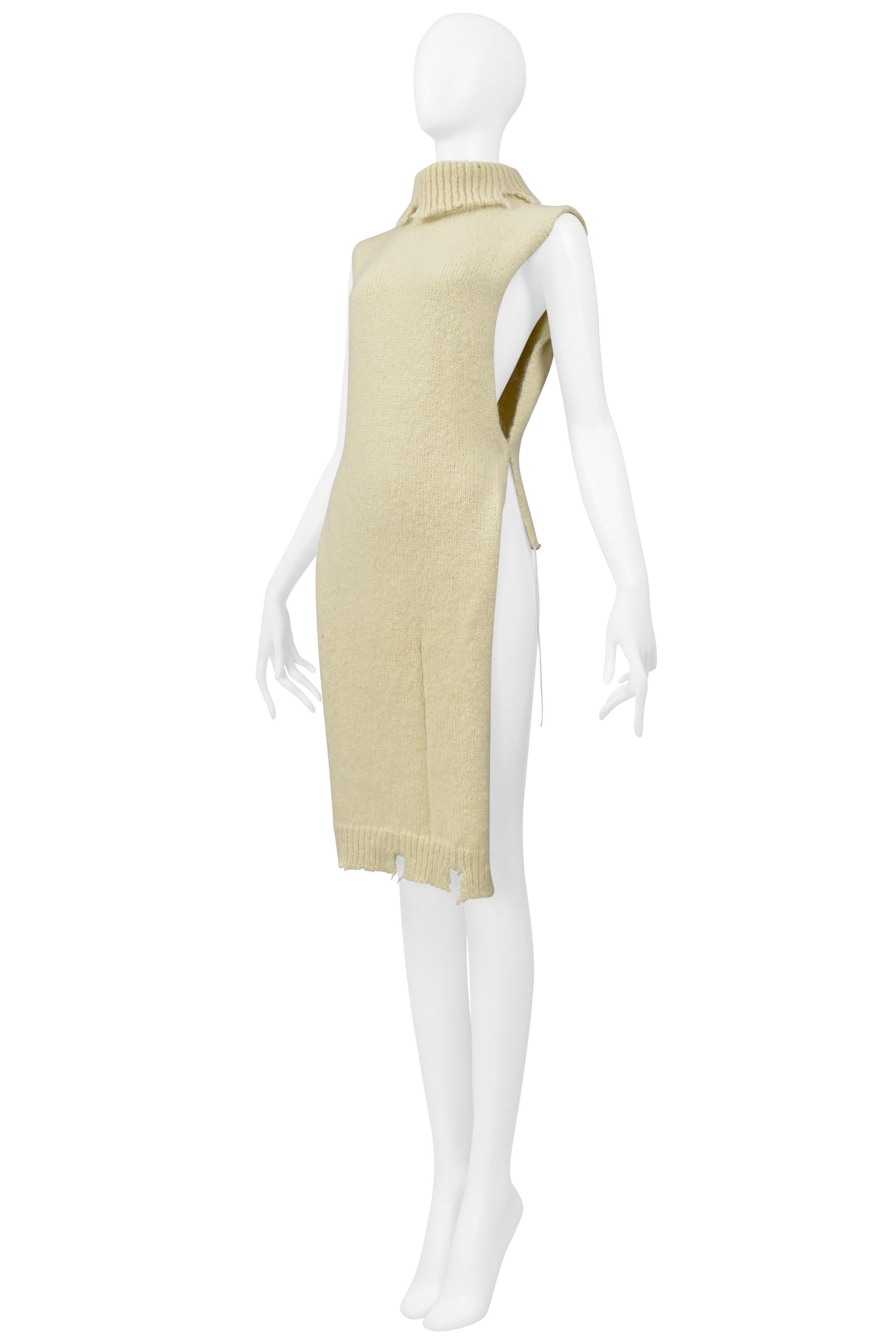 Maison Martin Margiela Blanco roto Suéter deconstruido con cuello alto 2000 en venta 1