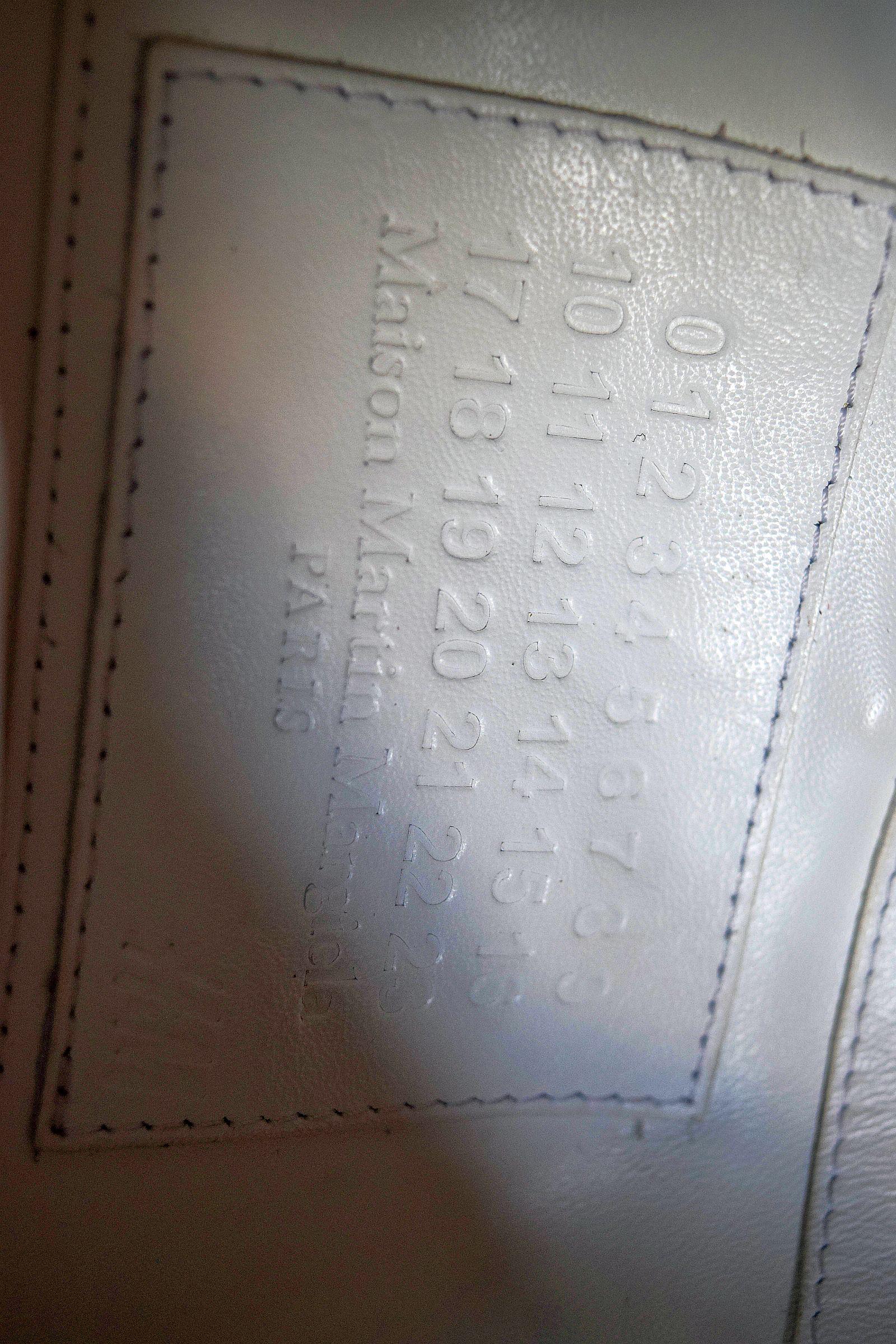 Borsa Maison Martin Margiela Paris in vera pelle nera in vendita 1
