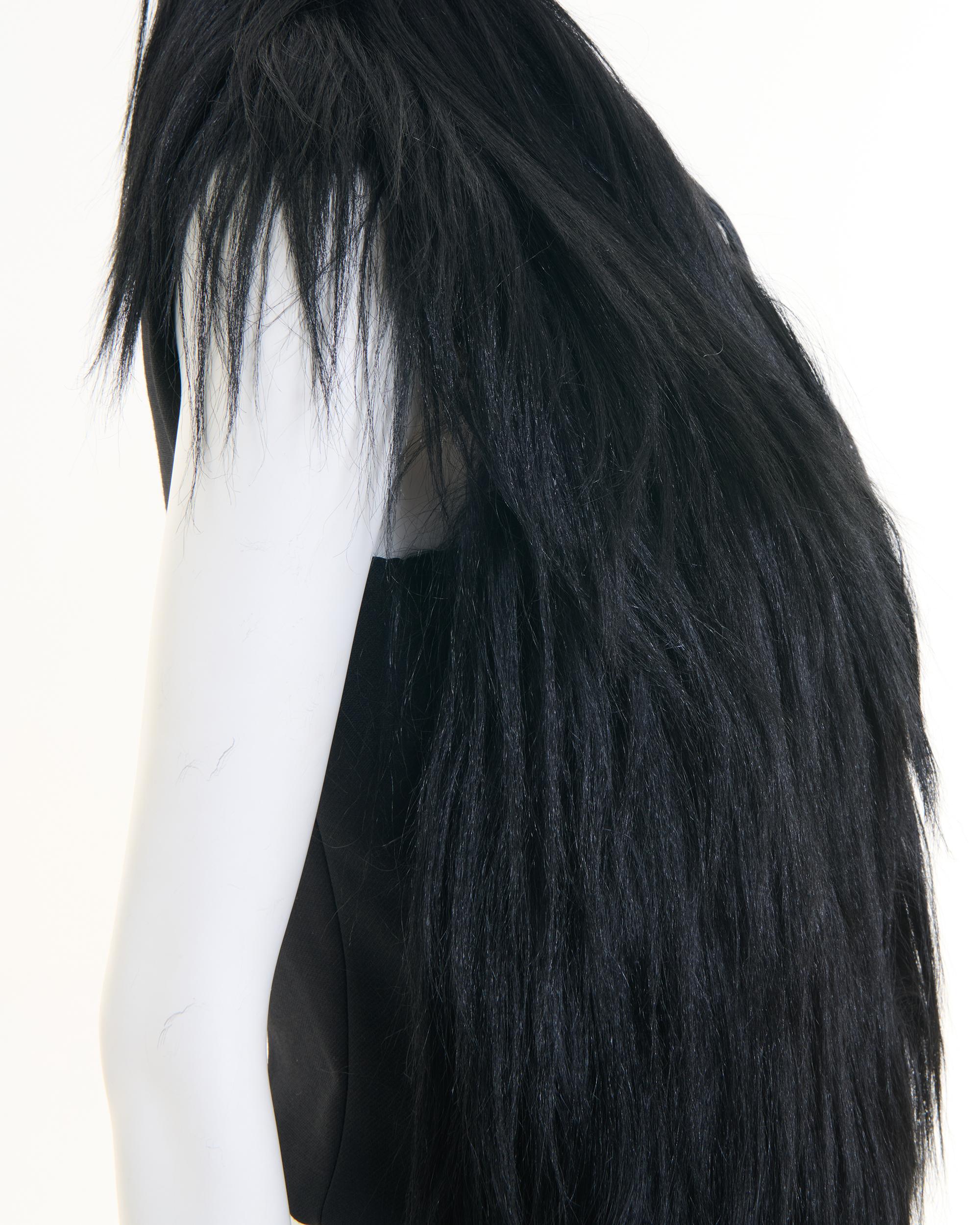 Maison Martin Margiela Pre-Fall 2011 Chaleco negro de pelo de cabra 3