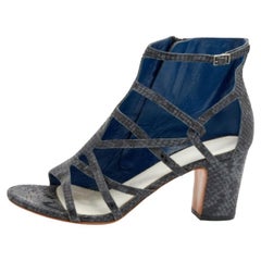 Maison Martin Margiela Botines de piel de pitón con tiras y puntera abierta Talla 40