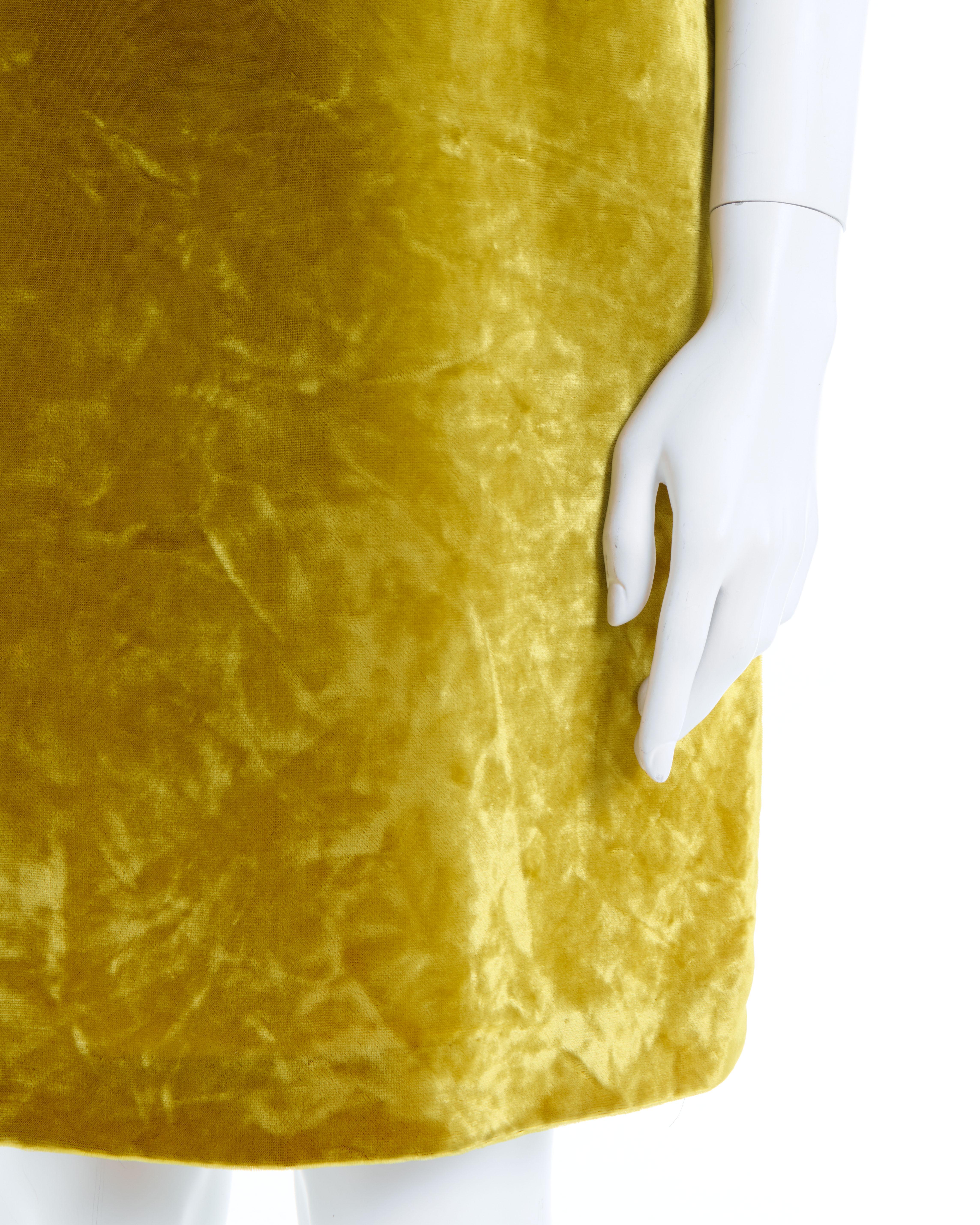 Maison Martin Margiela S/S 1997 Semi-Couture golden yellow velvet breastplate For Sale 4
