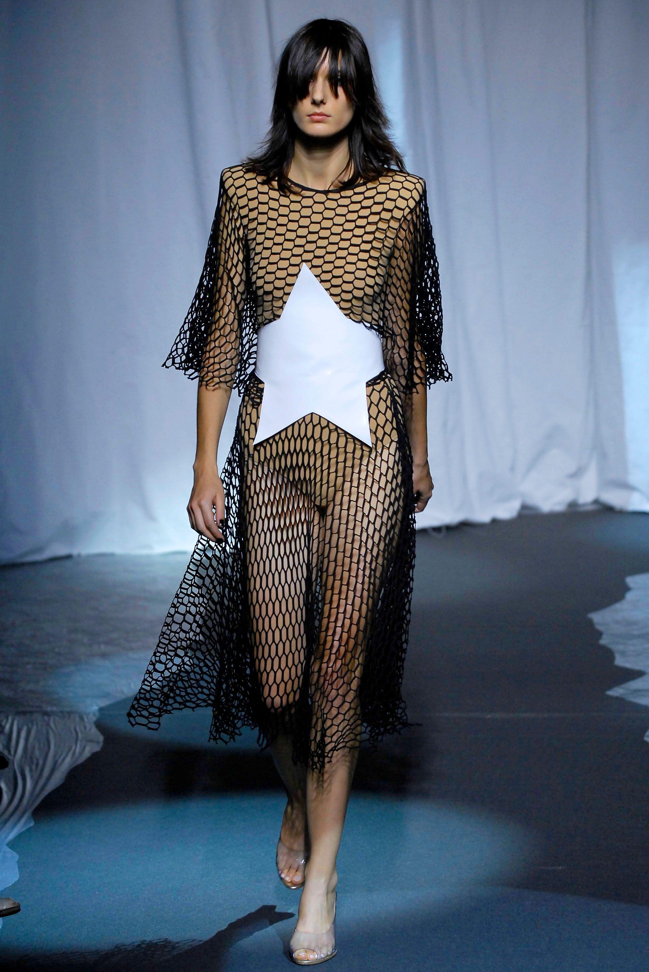 Maison Martin Margiela S/S 2007 Runway Padded Shoulder Nude Bodysuit For Sale 4