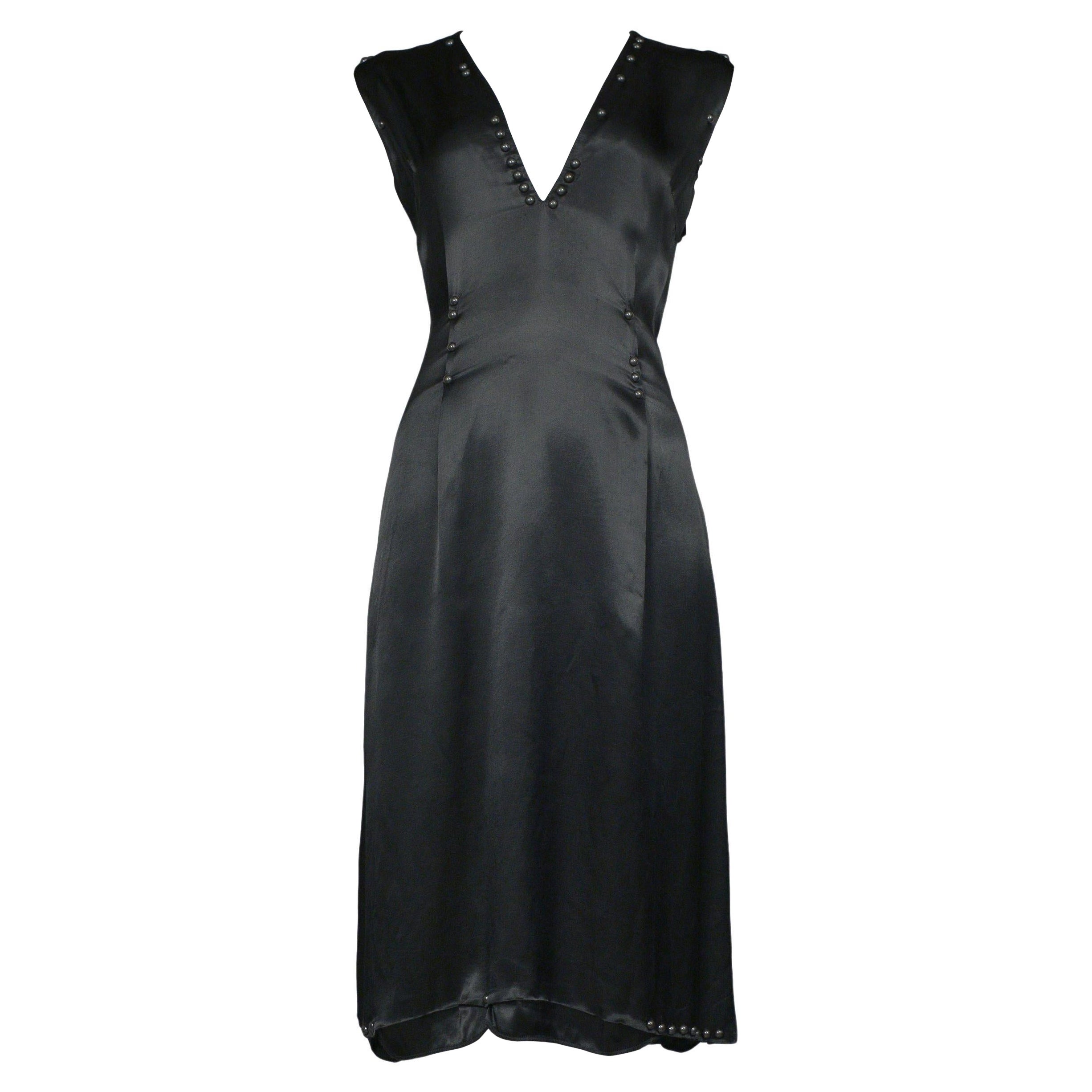 Maison Martin Margiela: Satin-Sitzkleid der Autositz-Kollektion, 2006