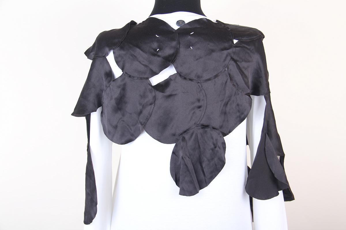 Maison Martin Margiela Seidenkappe F/S 2006
guter Zustand, keine besonderen Nuancen
weißes Etikett / Label