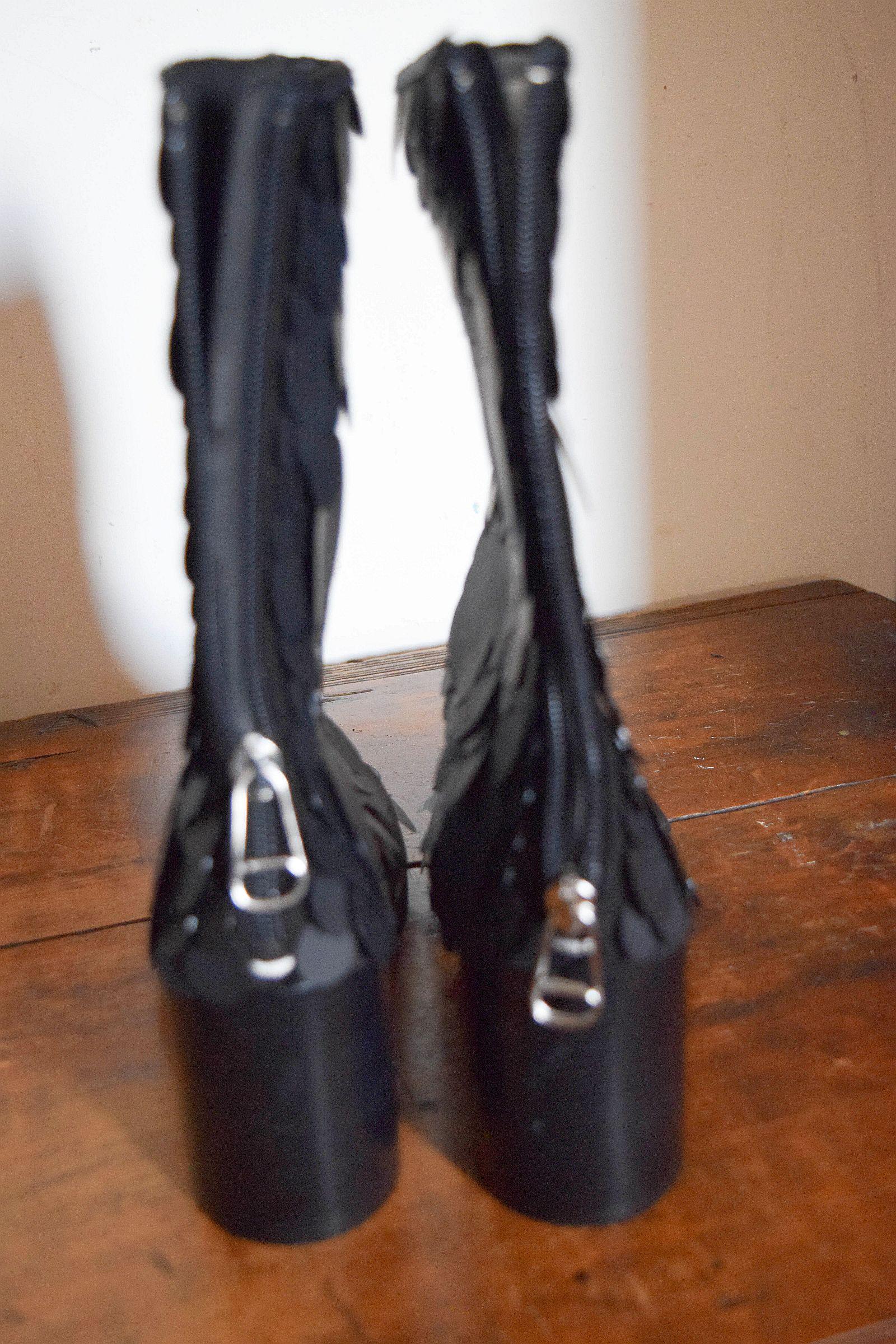 Maison Martin Margiela Argento e Taupe stivaletti a calzino nuovi di zecca con scatola originale in vendita 5