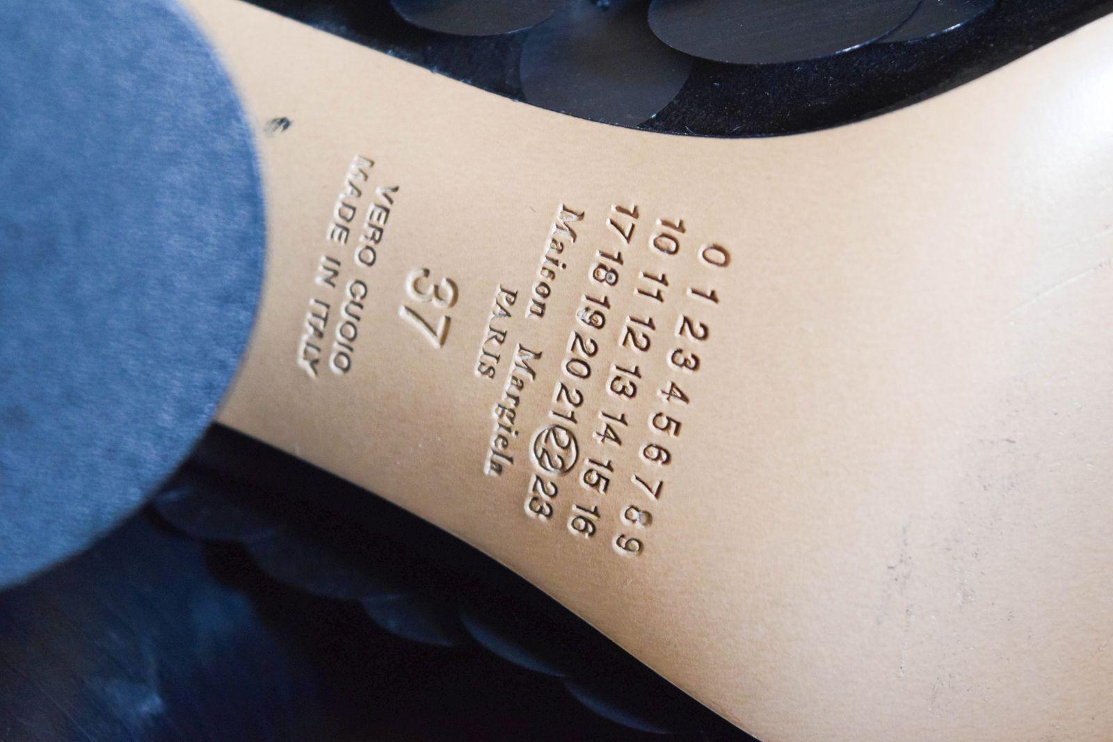 Donna Maison Martin Margiela Argento e Taupe stivaletti a calzino nuovi di zecca con scatola originale in vendita