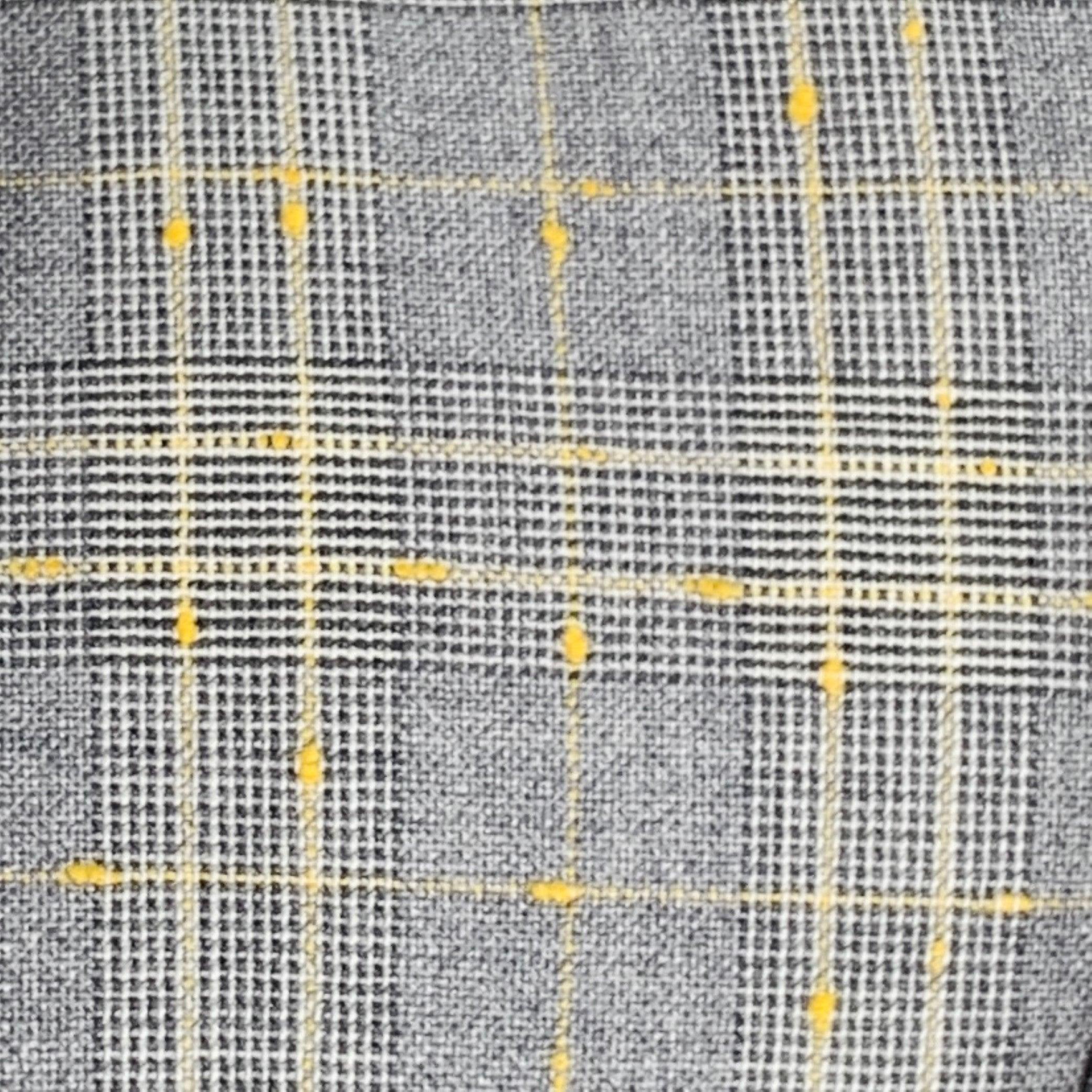 Manteau de sport MAISON MARTIN MARGIELA
en laine mélangée grise, avec un motif à carreaux jaunes, un revers à cran, un dos ventilé et une fermeture à bouton unique. Fabriqué en Italie. Excellent état. 

Marqué :   IT 48 

Mesures : 
 
Épaule : 17.5