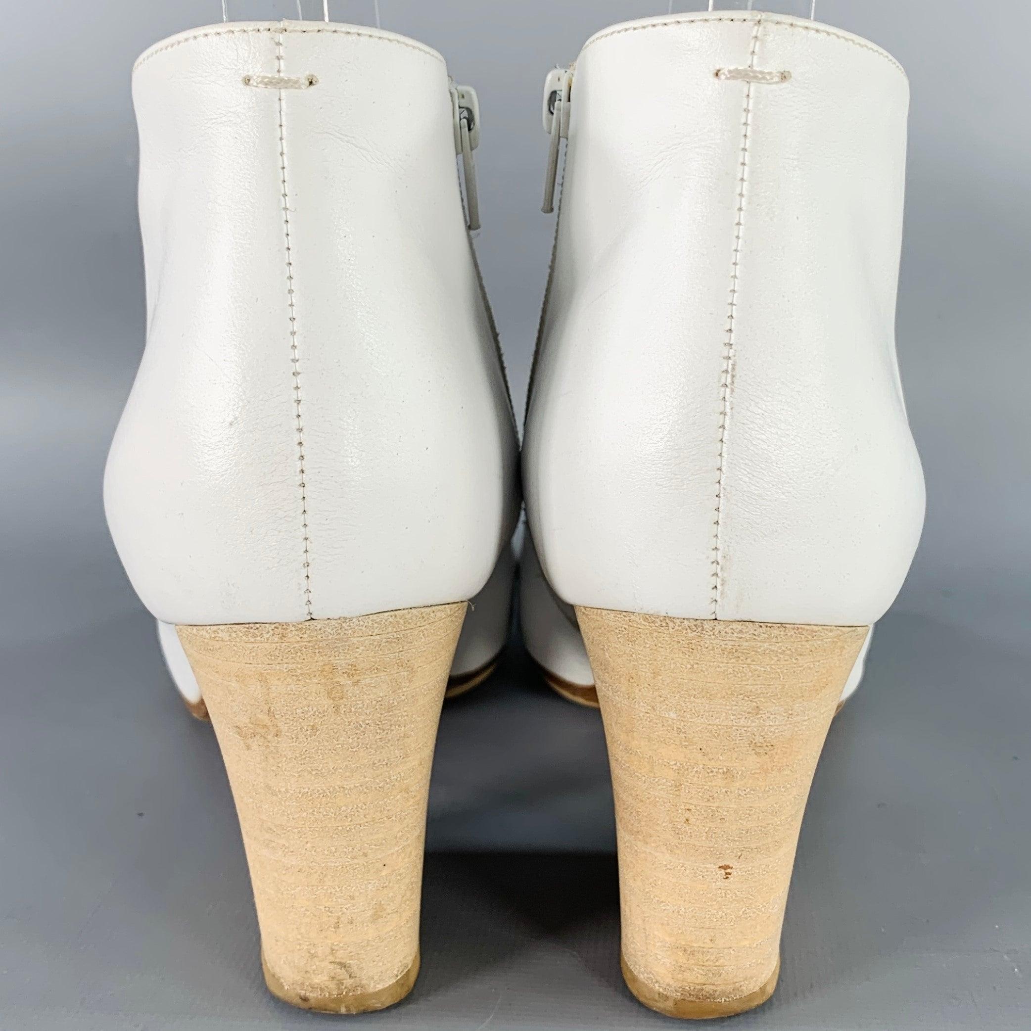 Gray MAISON MARTIN MARGIELA Size 7 White Leather Peep Toe Boots For Sale