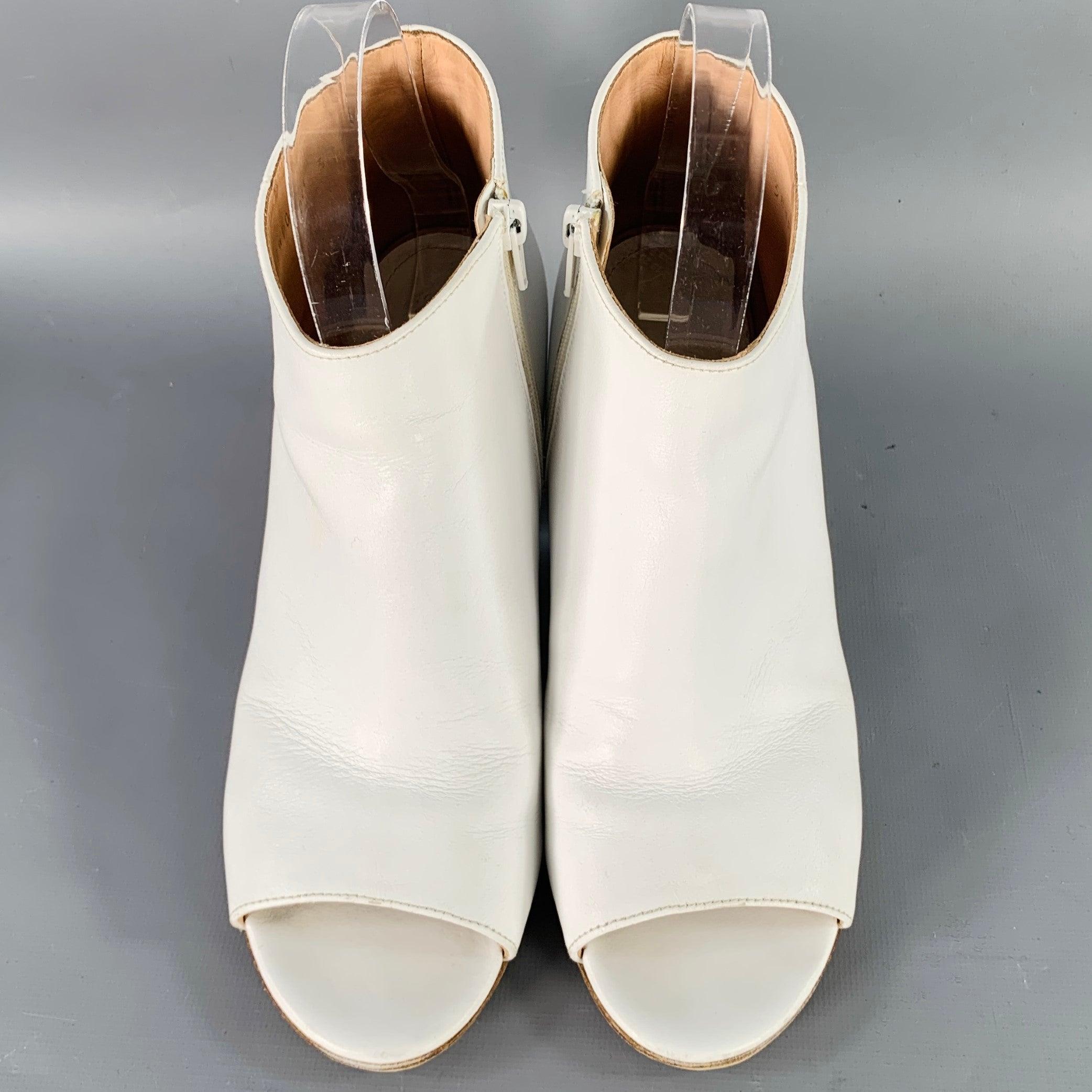 MAISON MARTIN MARGIELA Size 7 White Leather Peep Toe Boots In Good Condition For Sale In San Francisco, CA