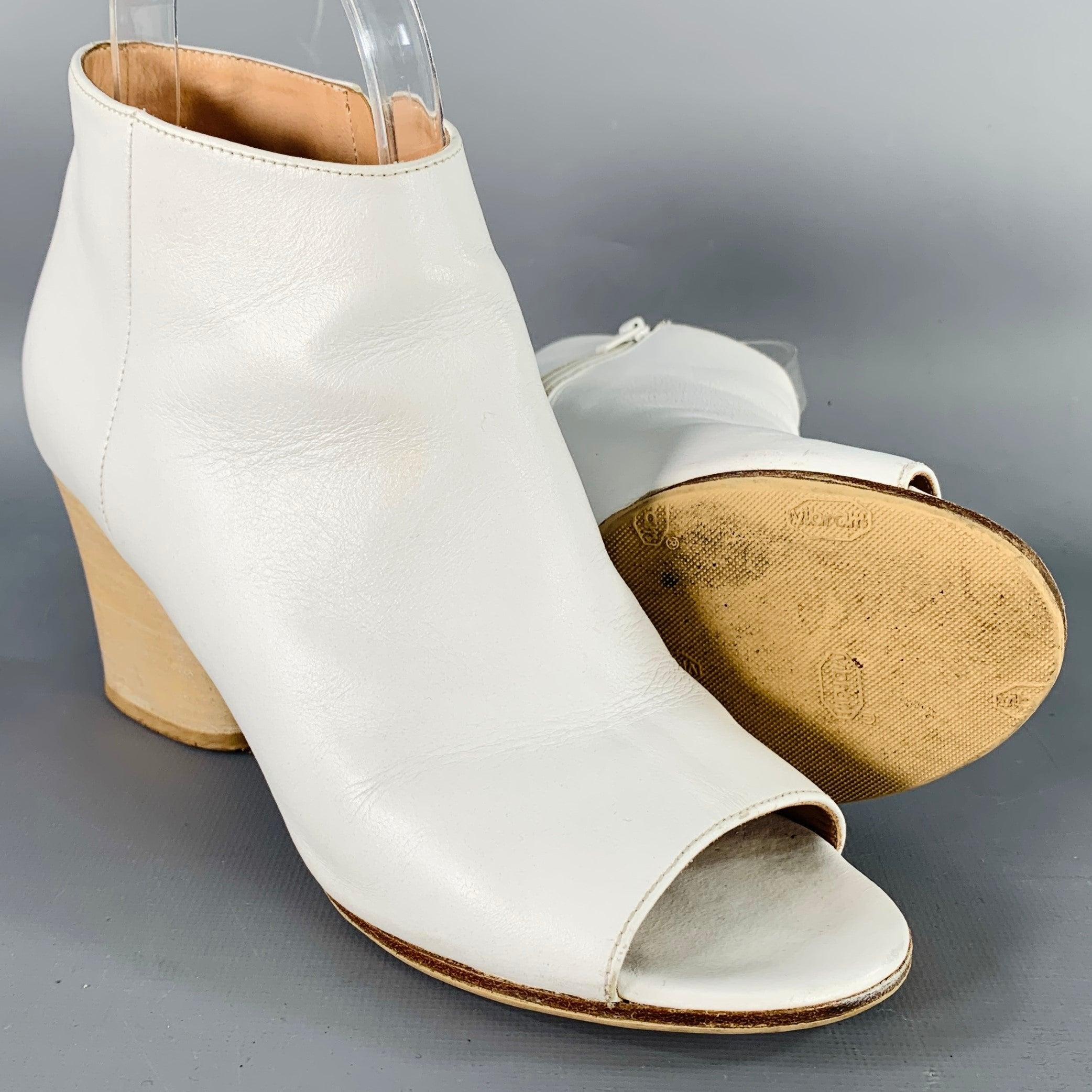 Women's MAISON MARTIN MARGIELA Size 7 White Leather Peep Toe Boots For Sale