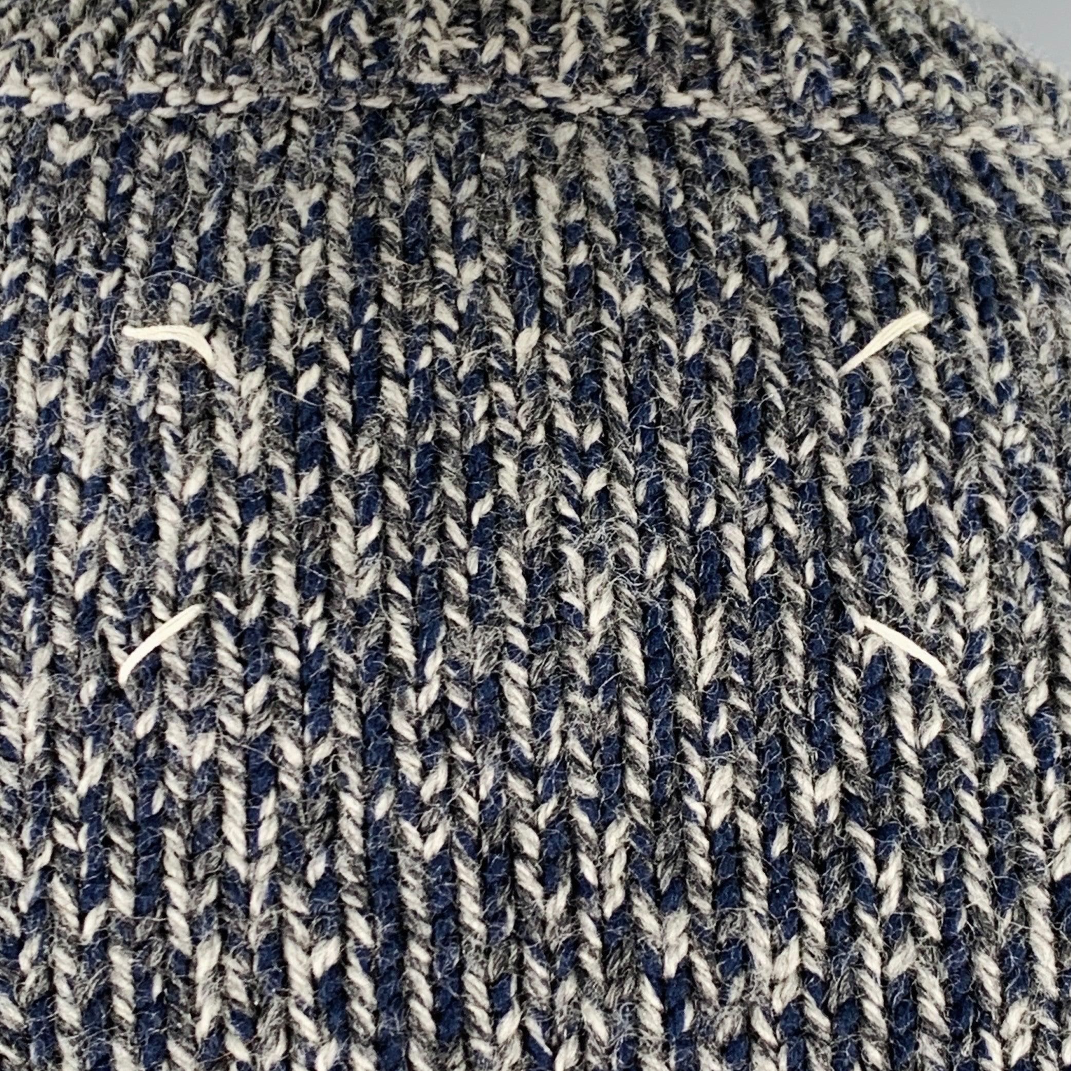 Men's MAISON MARTIN MARGIELA Size S Grey Charcoal Blue Wool Blend Knit Raglan Sweater For Sale