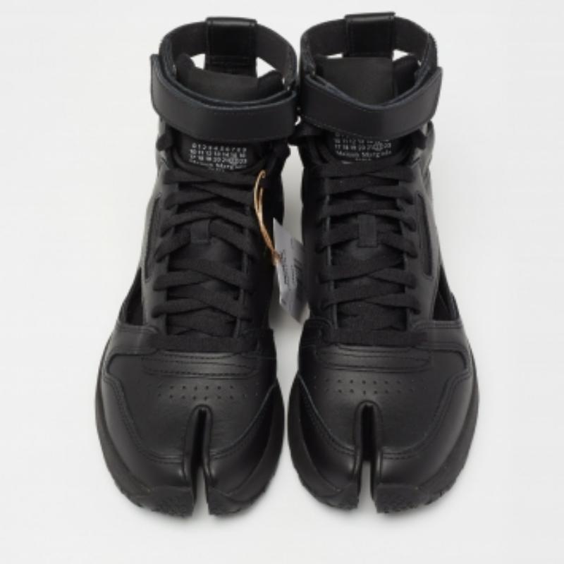 Maison Martin Margiela X Reebok Black Leather Tabi High Top Sneakers Size 39 For Sale 1