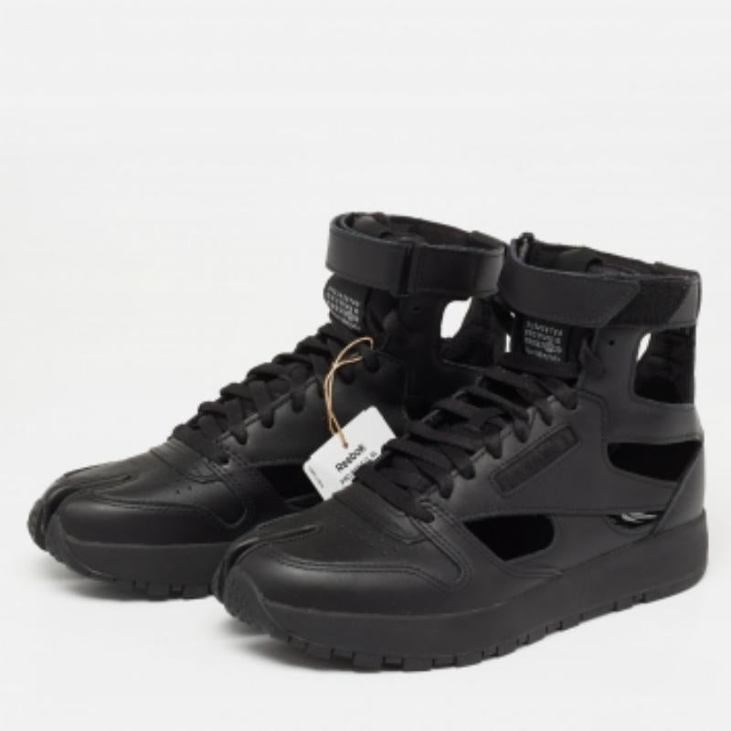 Maison Martin Margiela X Reebok Black Leather Tabi High Top Sneakers Size 39 For Sale 3