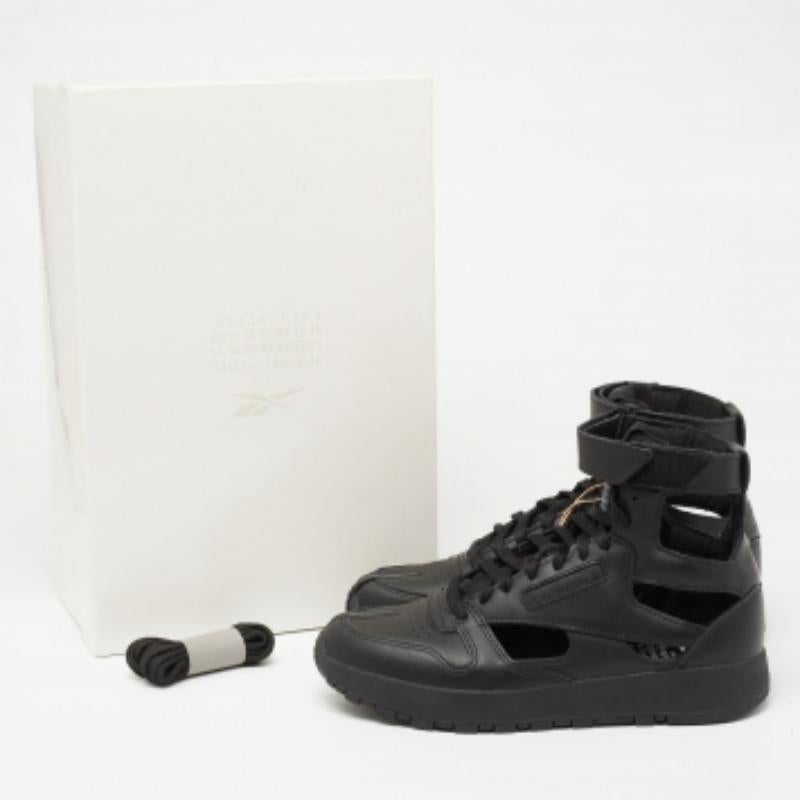 Maison Martin Margiela X Reebok Black Leather Tabi High Top Sneakers Size 39 For Sale 4