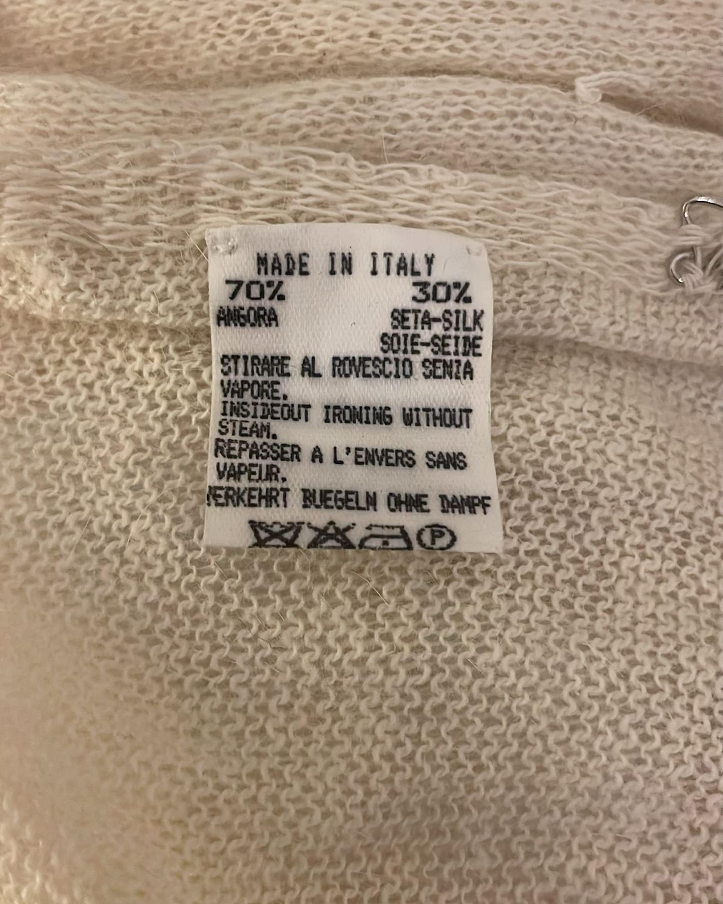 Maison Martin Margiela	F/W 2000 Gestrickte Reverse-High-Low-Tunika in Weiß mit Verzierungen im Angebot 7