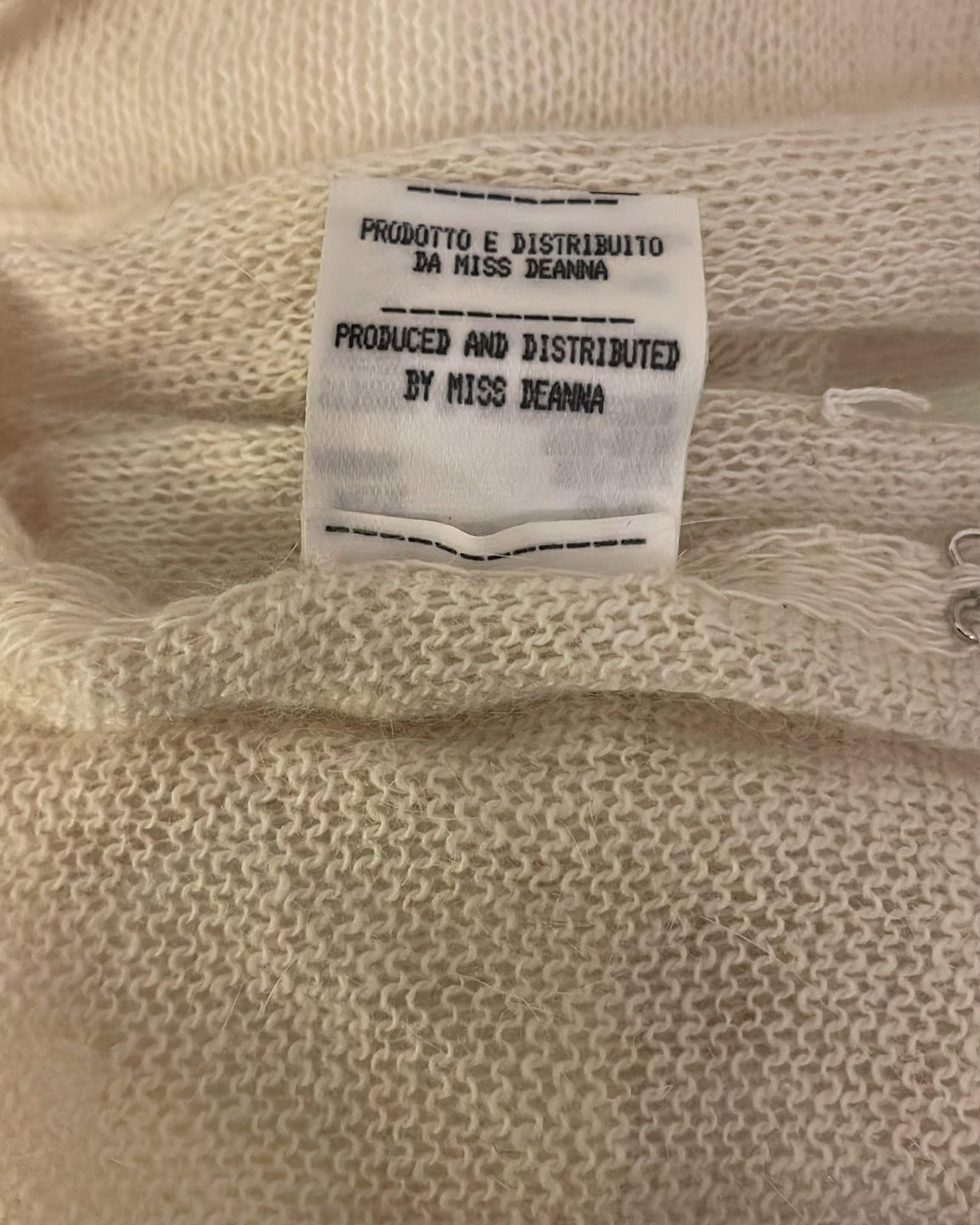 Maison Martin Margiela	F/W 2000 Gestrickte Reverse-High-Low-Tunika in Weiß mit Verzierungen im Angebot 8
