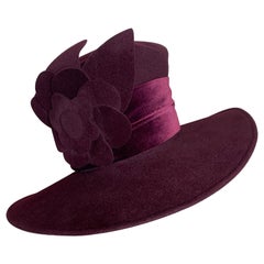 Maison Michel Aubergine chapeau de taille moyenne avec bande de fleurs et de velours assorties