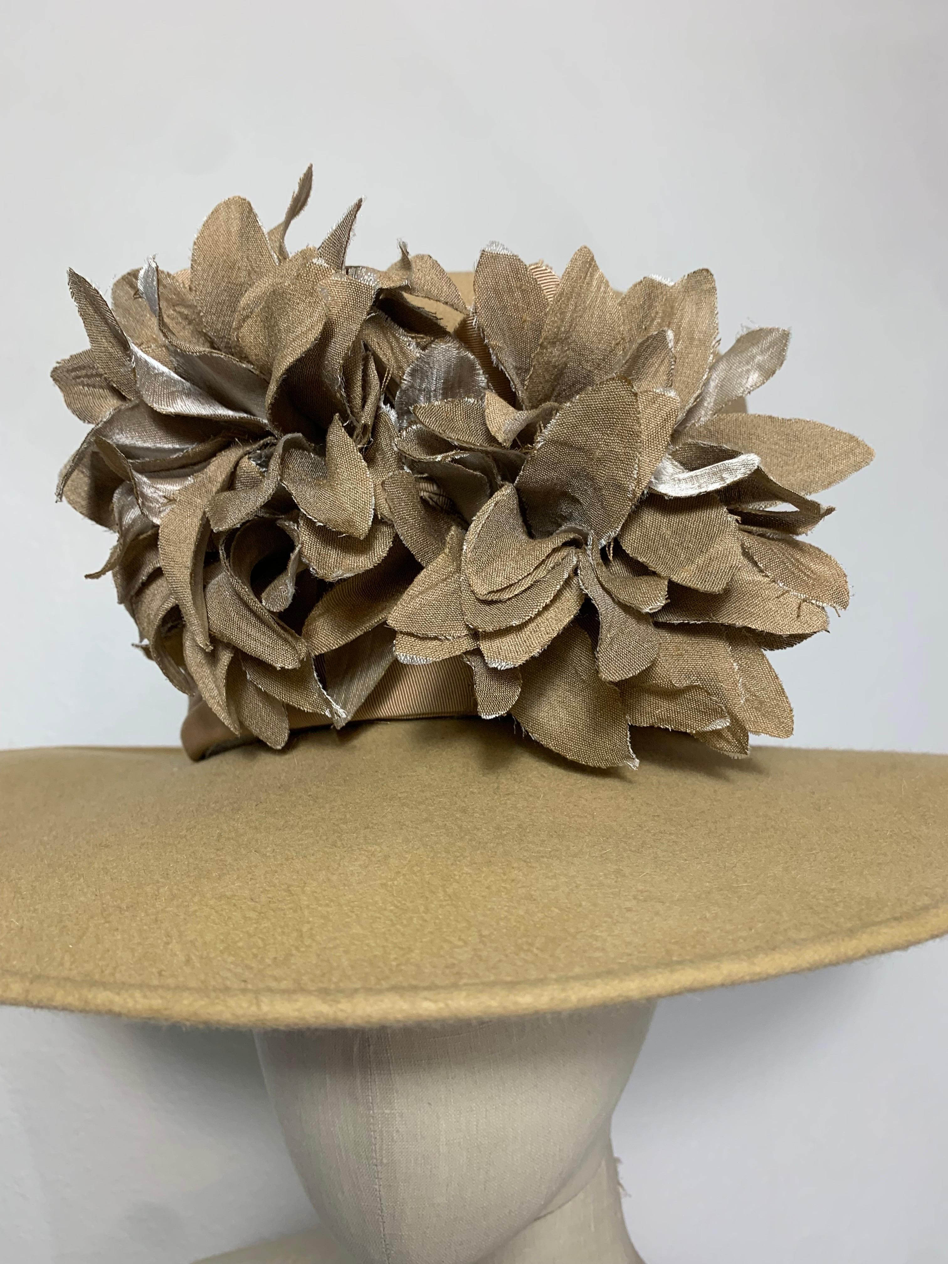 Maison Michel Fawn Wool Felt High Top Hat w Matching Flower & Wide Grosgrain In Excellent Condition For Sale In Gresham, OR