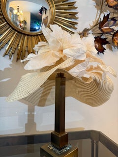 Maison Michel Chapeau à large bord en paille ivoire avec bord plié et grandes fleurs sur le devant