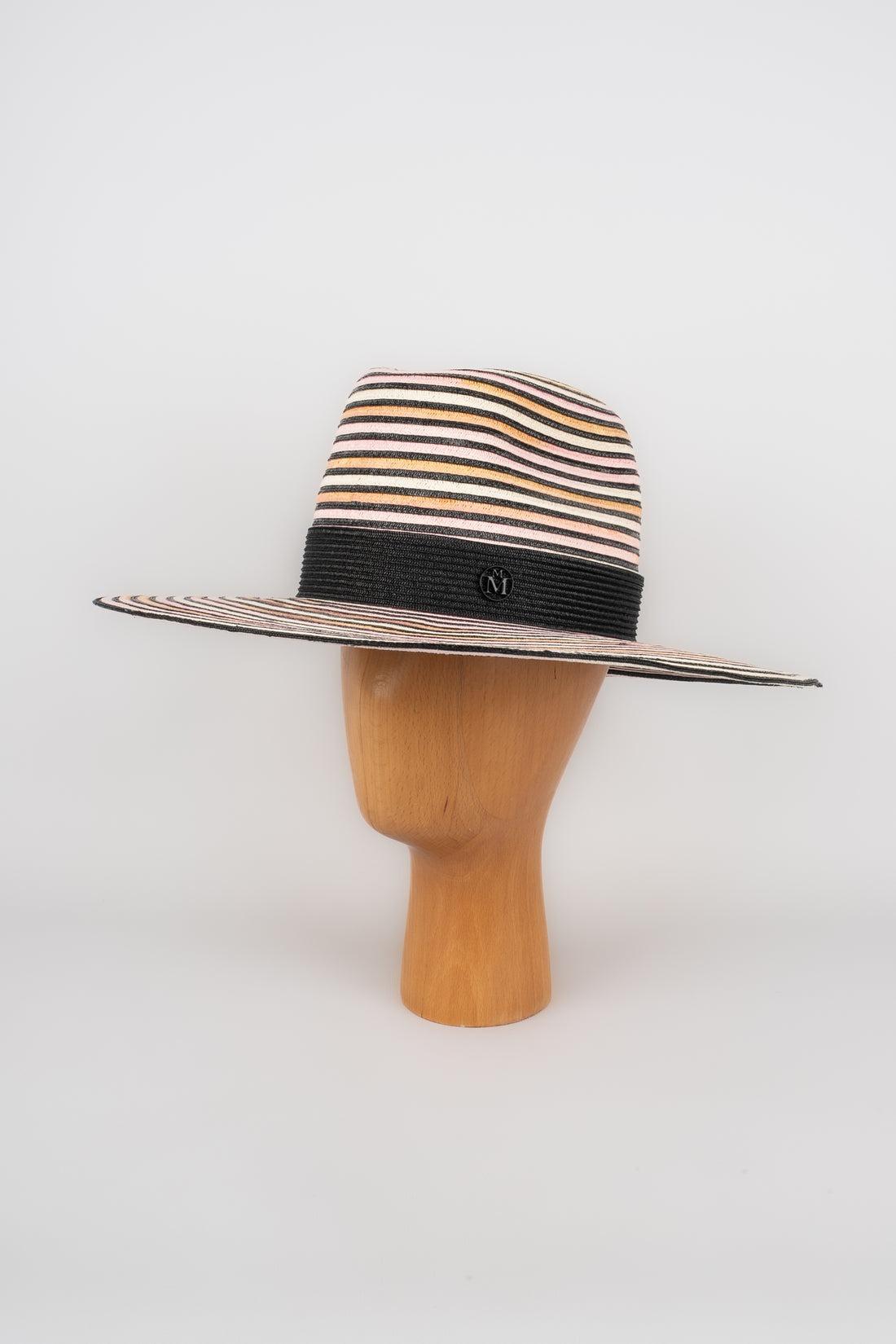 Maison Michel - (Made in France) Cappello multicolore. La taglia indicata è la L.

Informazioni aggiuntive:
Condizioni: Ottime condizioni
Dimensioni: Circonferenza della testa: 57 cm

Riferimento del venditore: CHP69