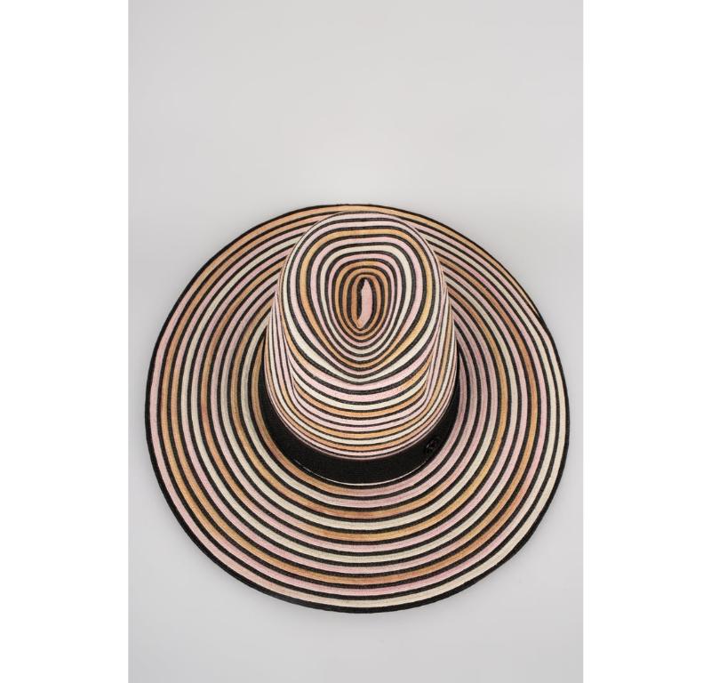 A. Michel Cappello Multicolore In condizioni ottime in vendita a SAINT-OUEN-SUR-SEINE, FR