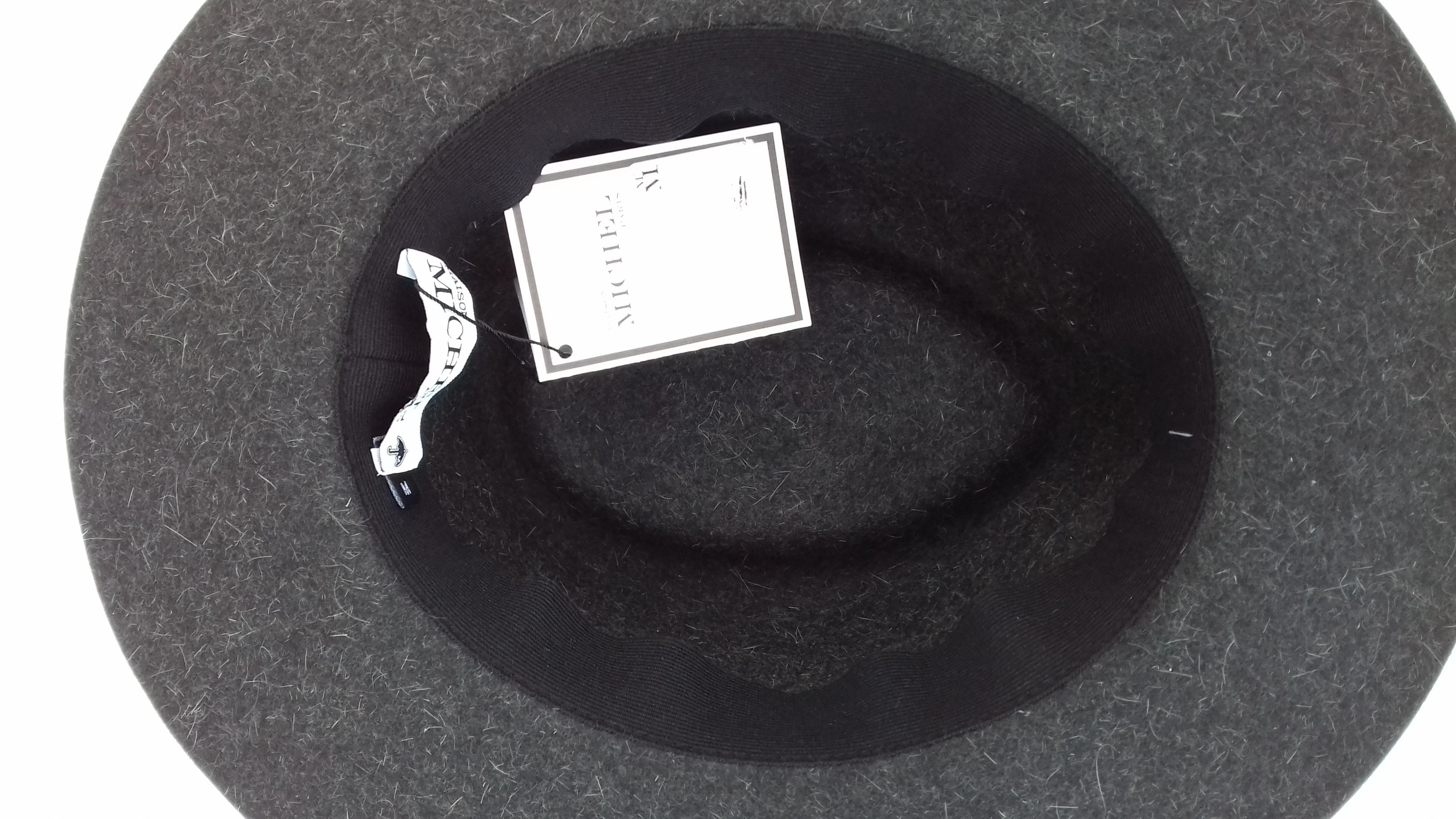 MAISON MICHEL Paris Andre Fedora Felt Hat in Charcoal Grey Size M For Sale 2