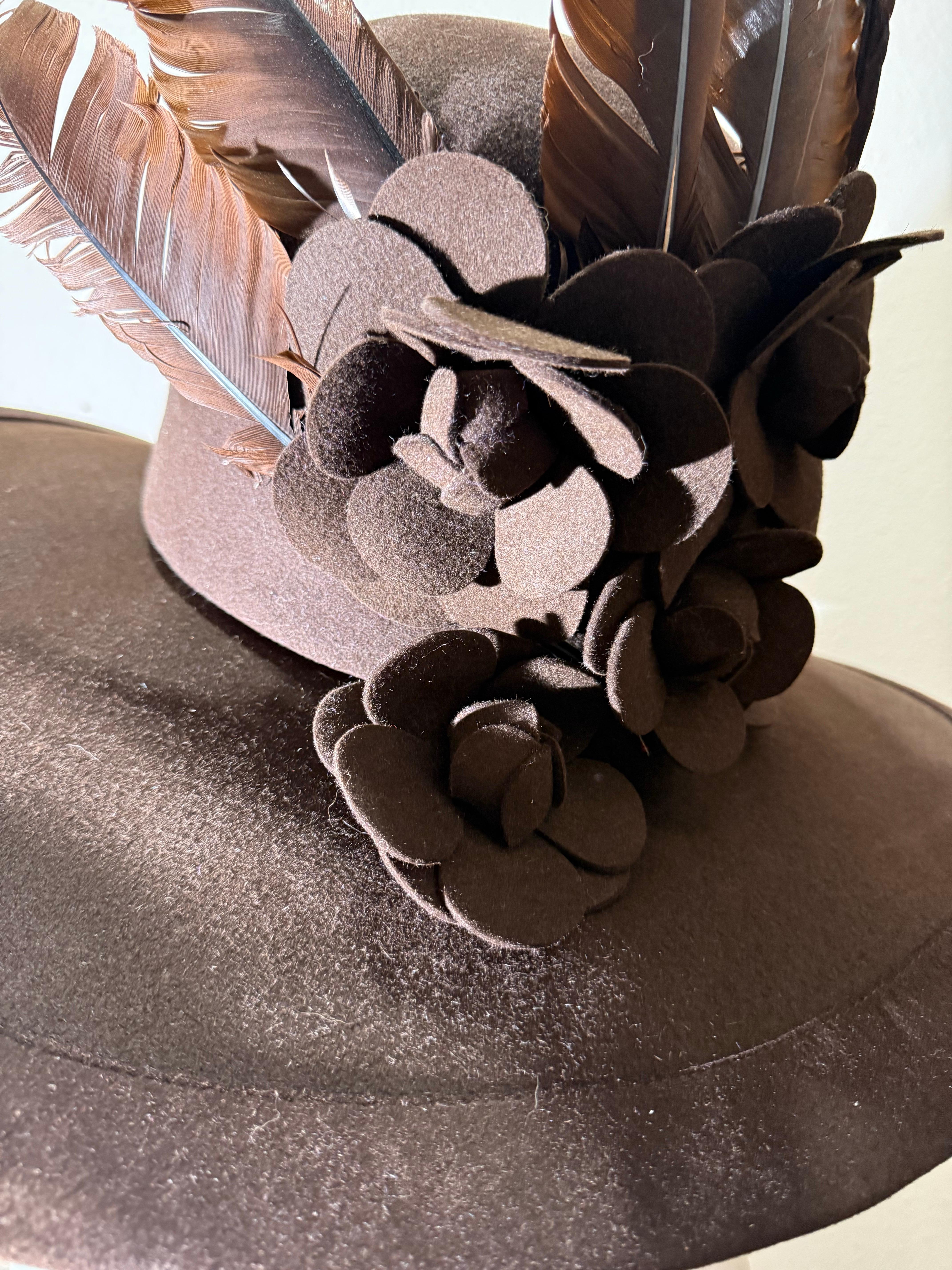 Maison Michel Paris Cappello Fedora in feltro di lana marrone cioccolato con camelie e piume in vendita 5