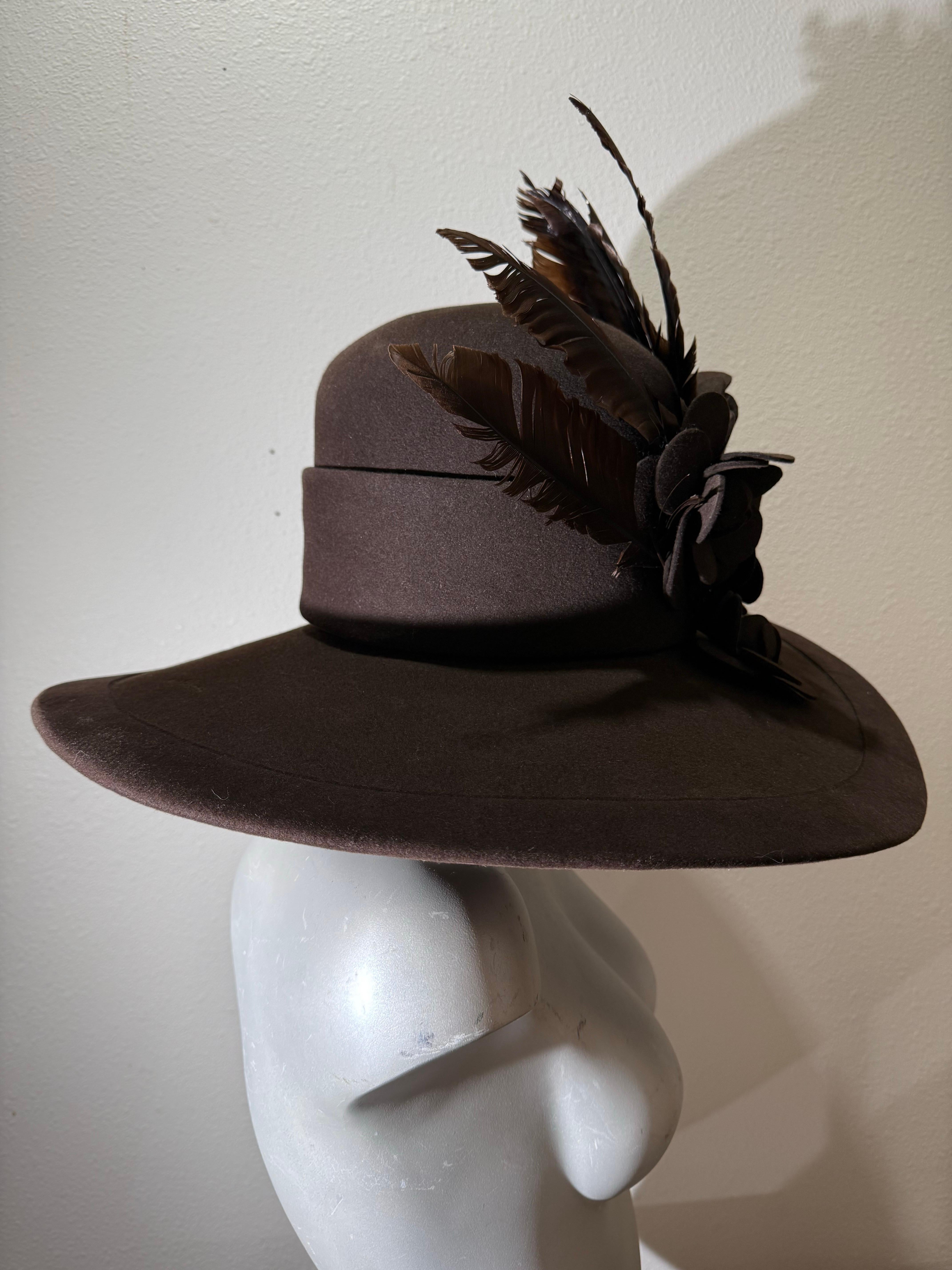 Maison Michel Paris Cappello Fedora in feltro di lana marrone cioccolato con camelie e piume in vendita 6