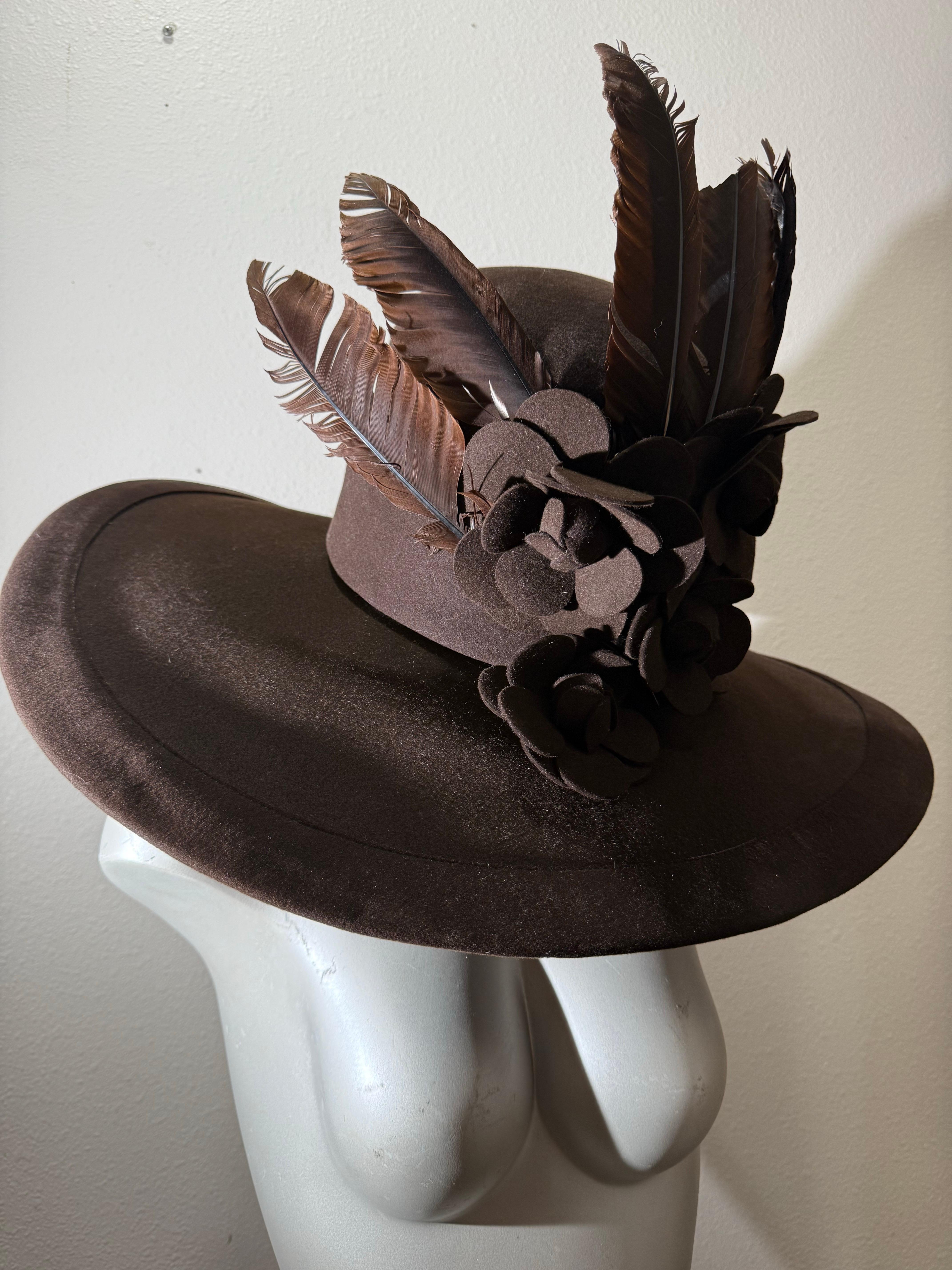 Maison Michel Paris Cappello Fedora in feltro di lana marrone cioccolato con camelie e piume in vendita 8