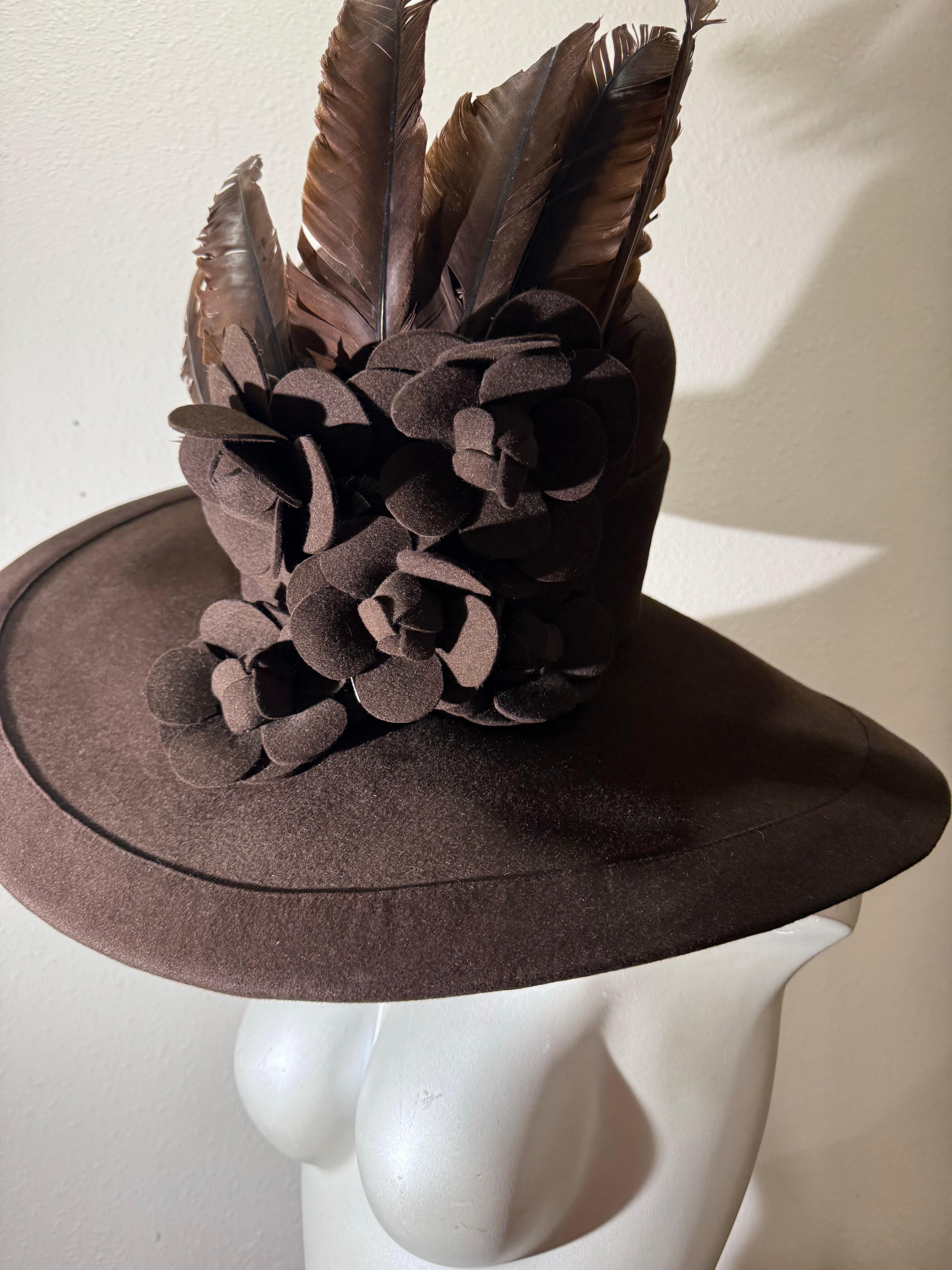 Nero Maison Michel Paris Cappello Fedora in feltro di lana marrone cioccolato con camelie e piume in vendita