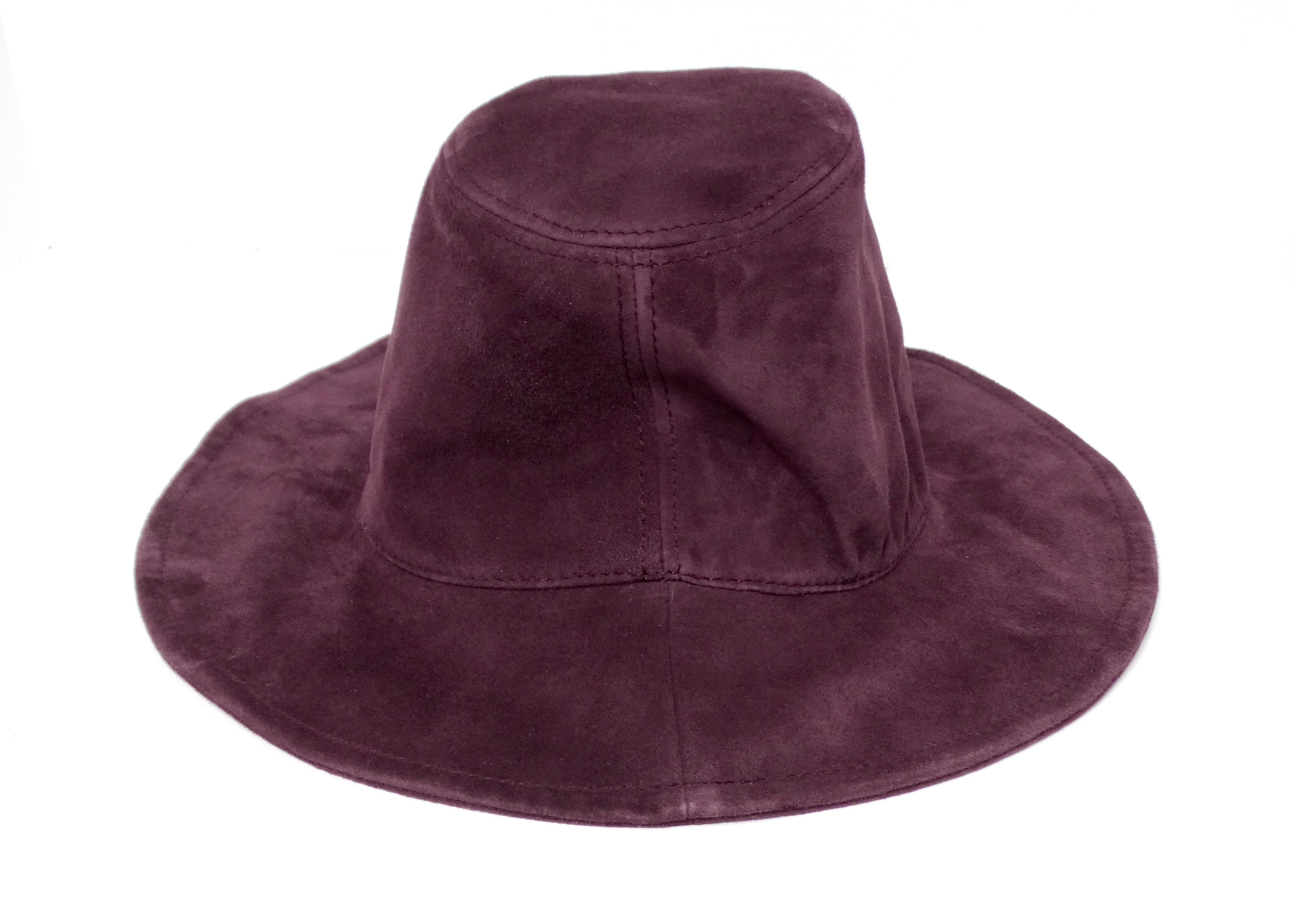 Maison Michel Cappello con tesa in camoscio viola in vendita 1