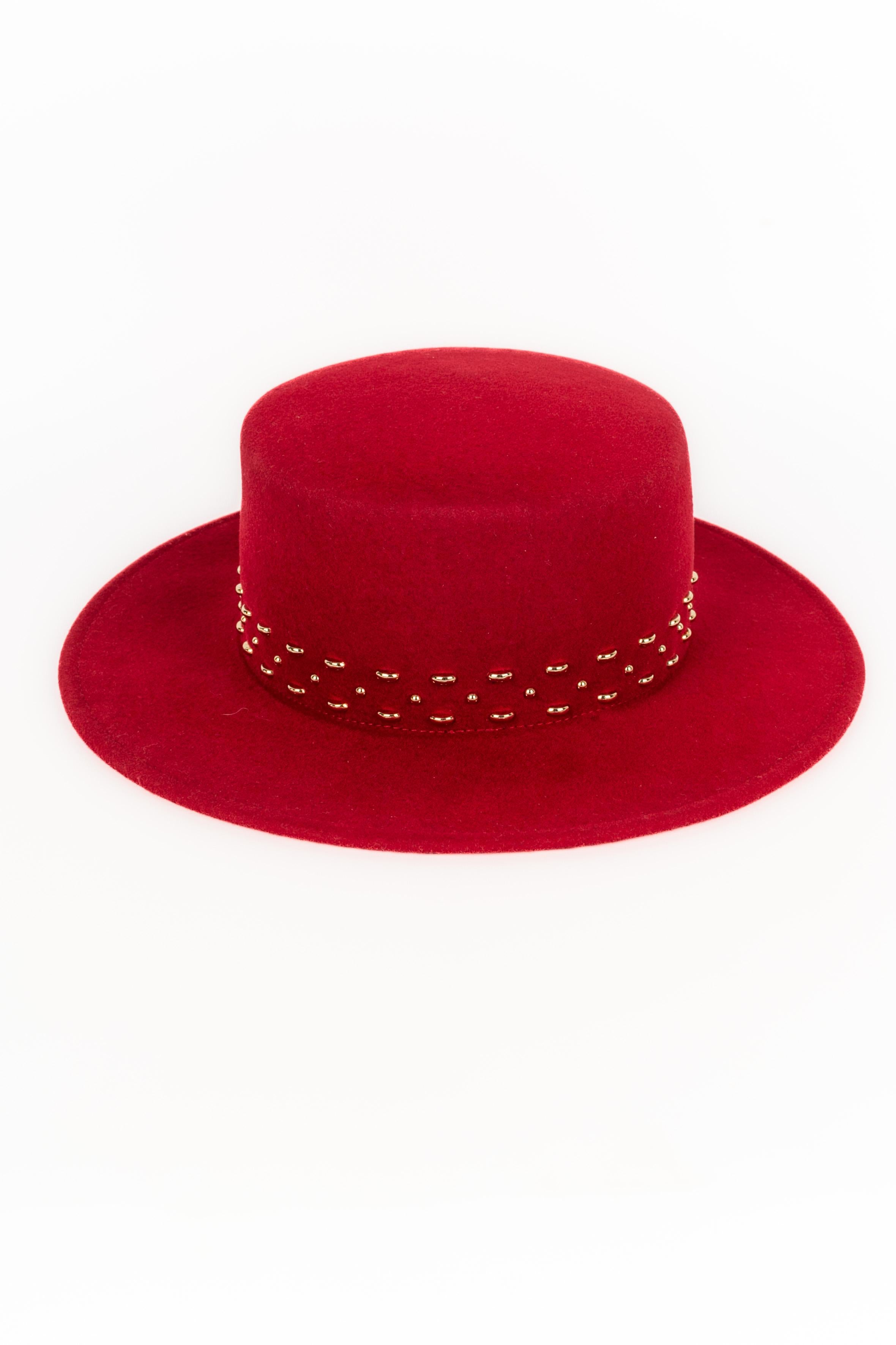 Maison Michel - (Made in France) Cappello in feltro di coniglio rosso. È indicata la taglia M.

Condizioni:
Ottime condizioni

Dimensioni:
Circonferenza della testa: 55 cm

SKU:CHP62


