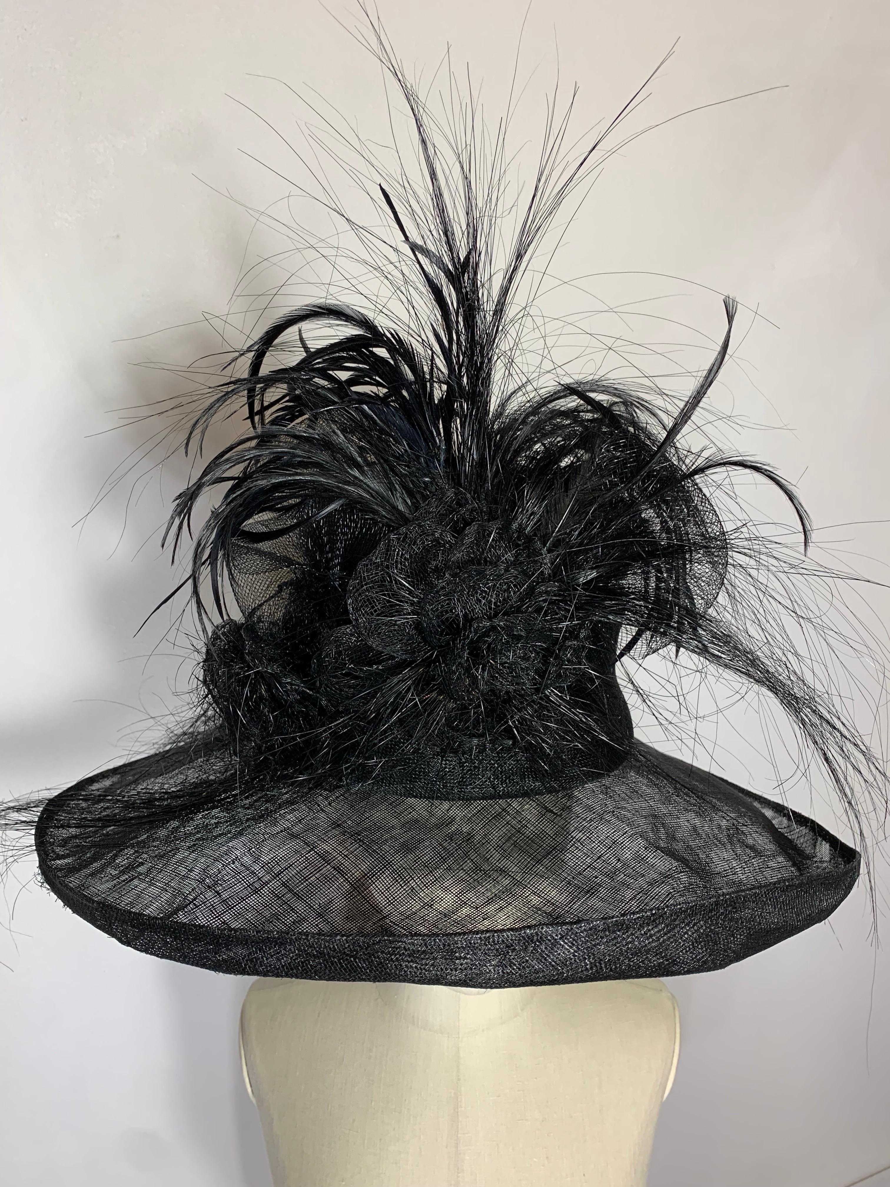 Maison Michel Cappello a tesa larga in paglia nera su misura per la primavera/estate con un'enorme piuma in vendita 9
