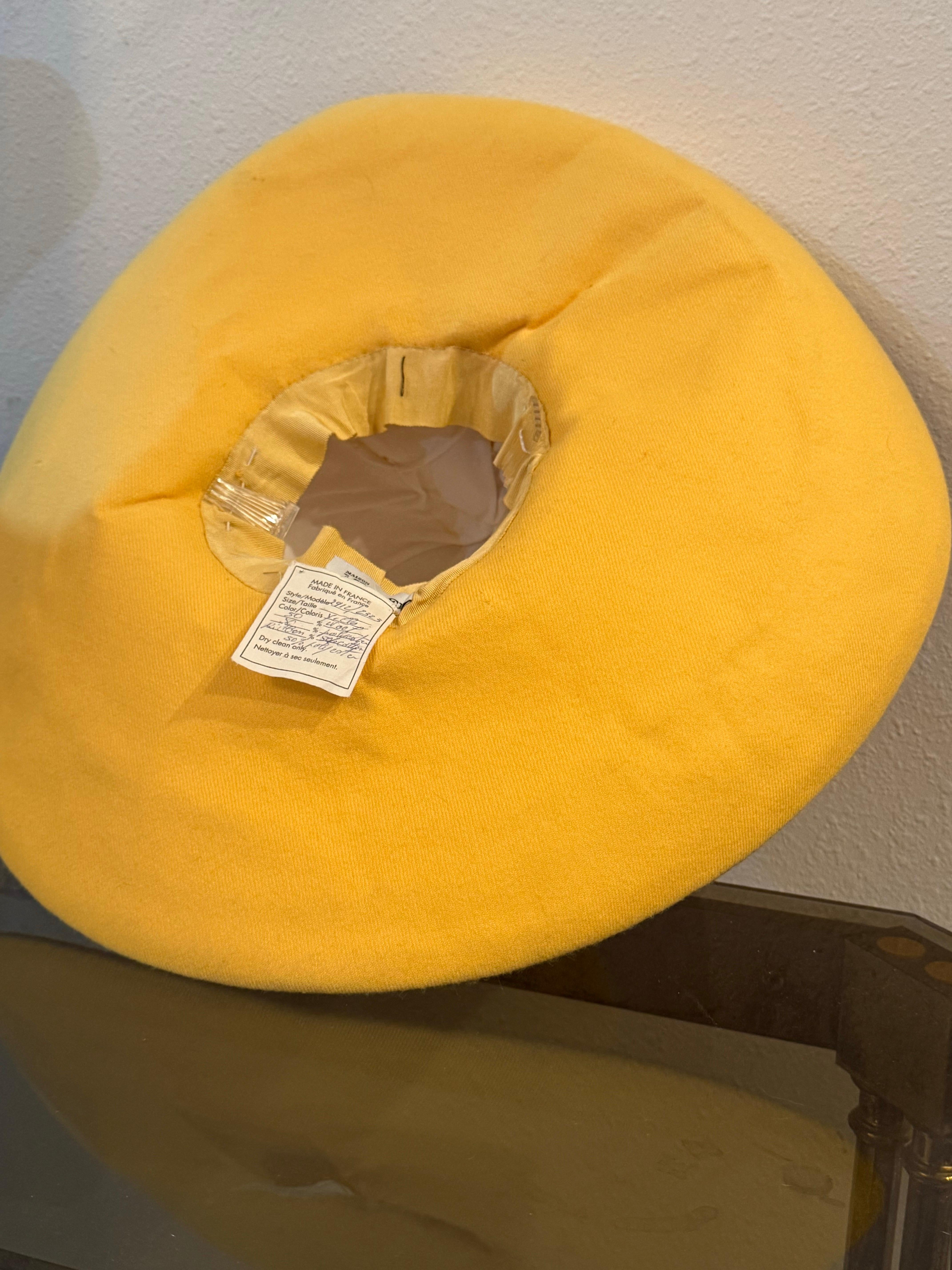 Maison Michelle Paris Marigold Frühjahrsgewicht Wolle Challis Strukturierter Hut, Maison Michelle Paris im Angebot 5