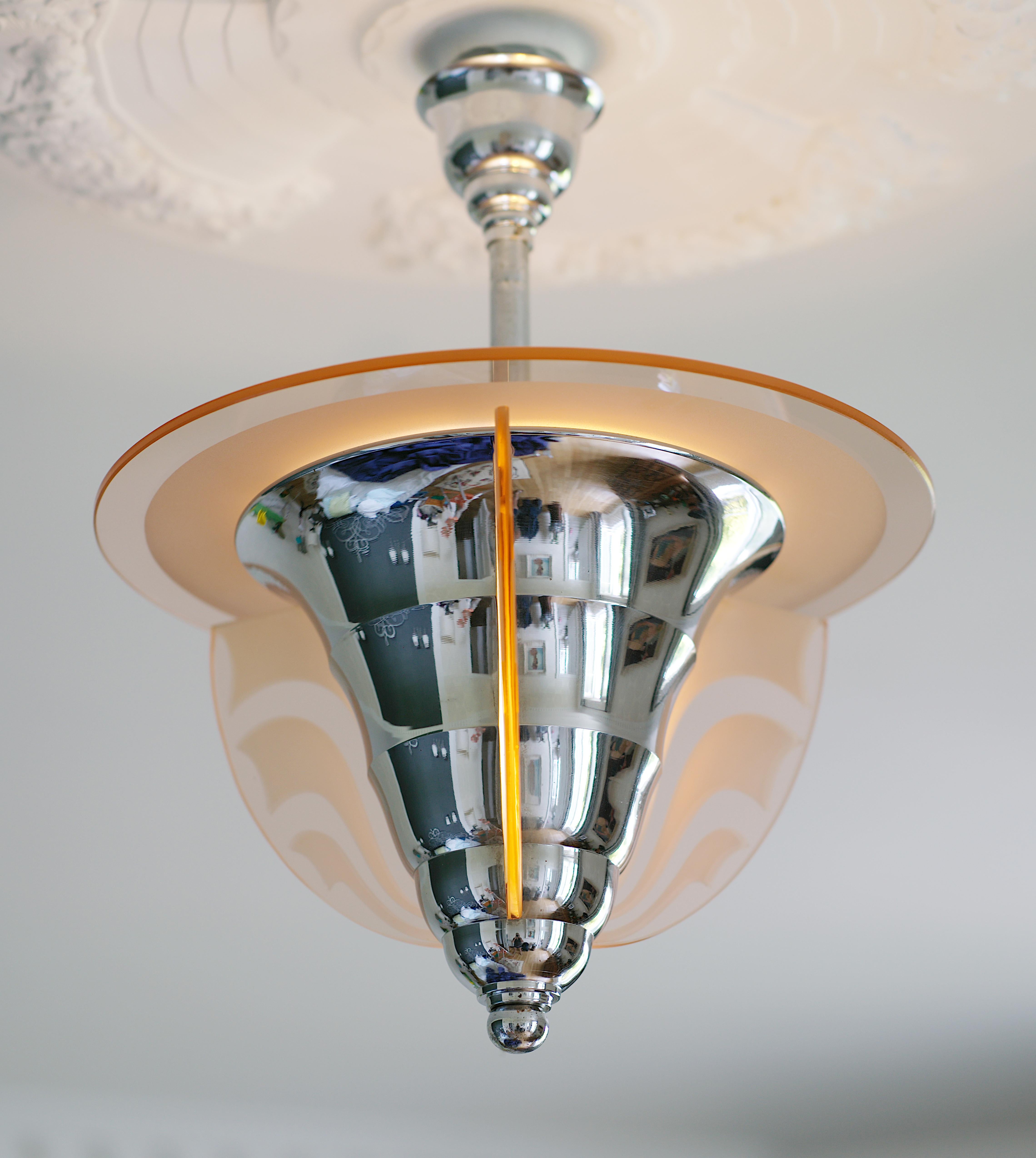 Verre Lustre Art Déco moderniste français Maison Petitot, 1920 en vente