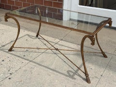 Maison Ramsay Art Deco francese in metallo dorato e vetro Testa di cavallo Cocktail Table