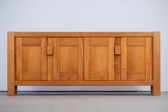 Enfilade en orme massif attribué à la Maison Regain, France, 1970