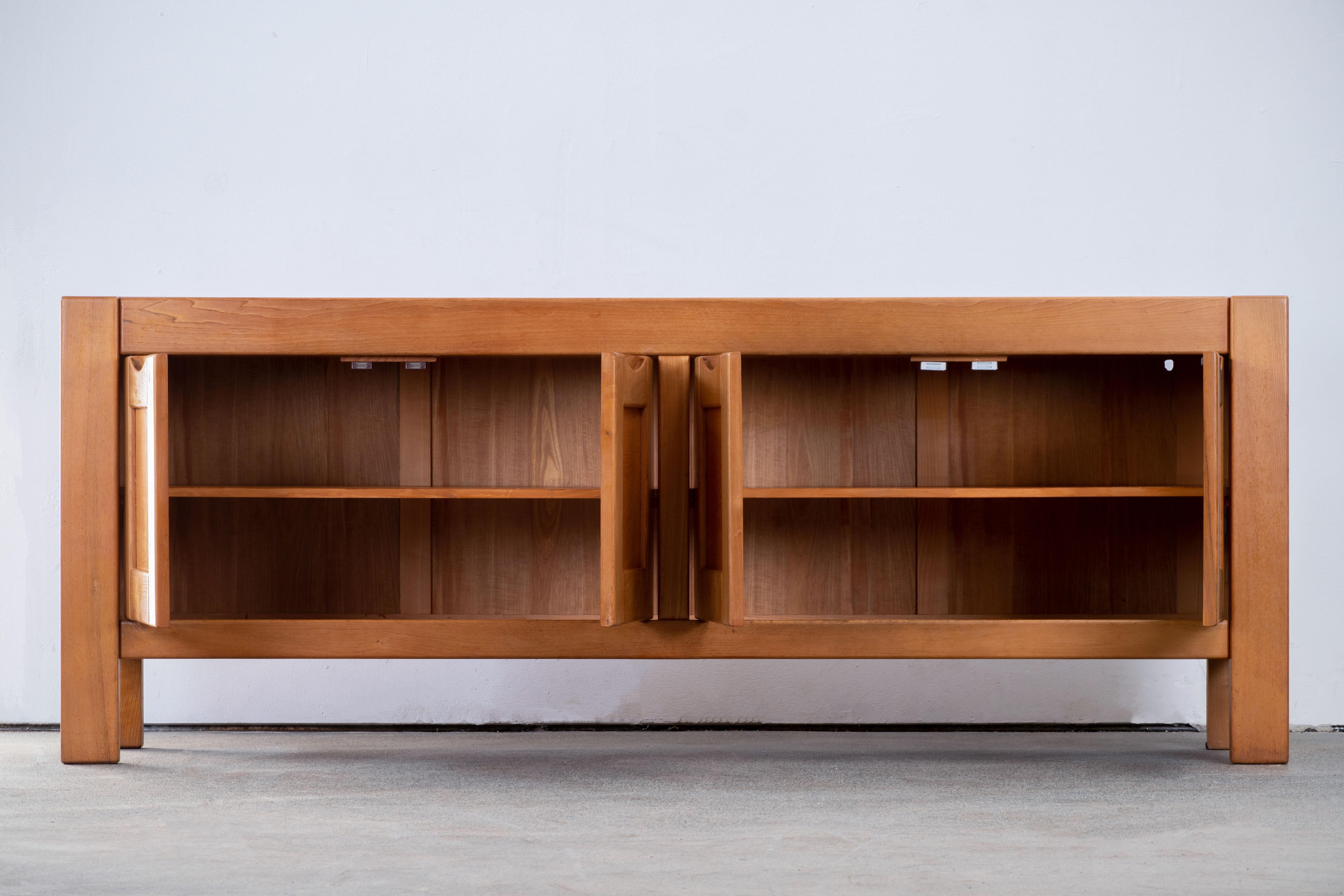 Mid-Century Modern Maison Regain Attributed Sideboard in Solid Elm, France, 1970s