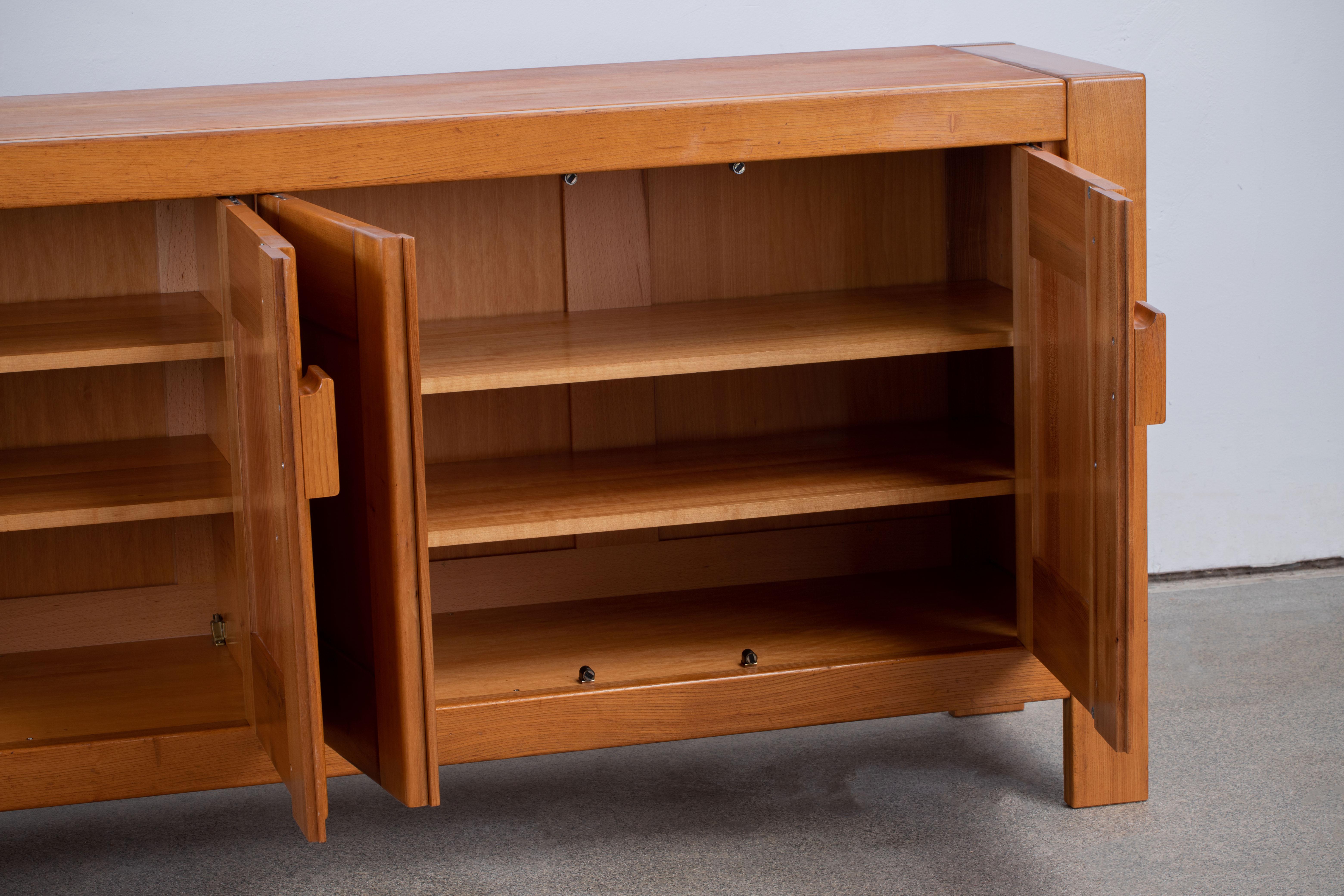 French Maison Regain Attributed Sideboard in Solid Elm, France, 1970s