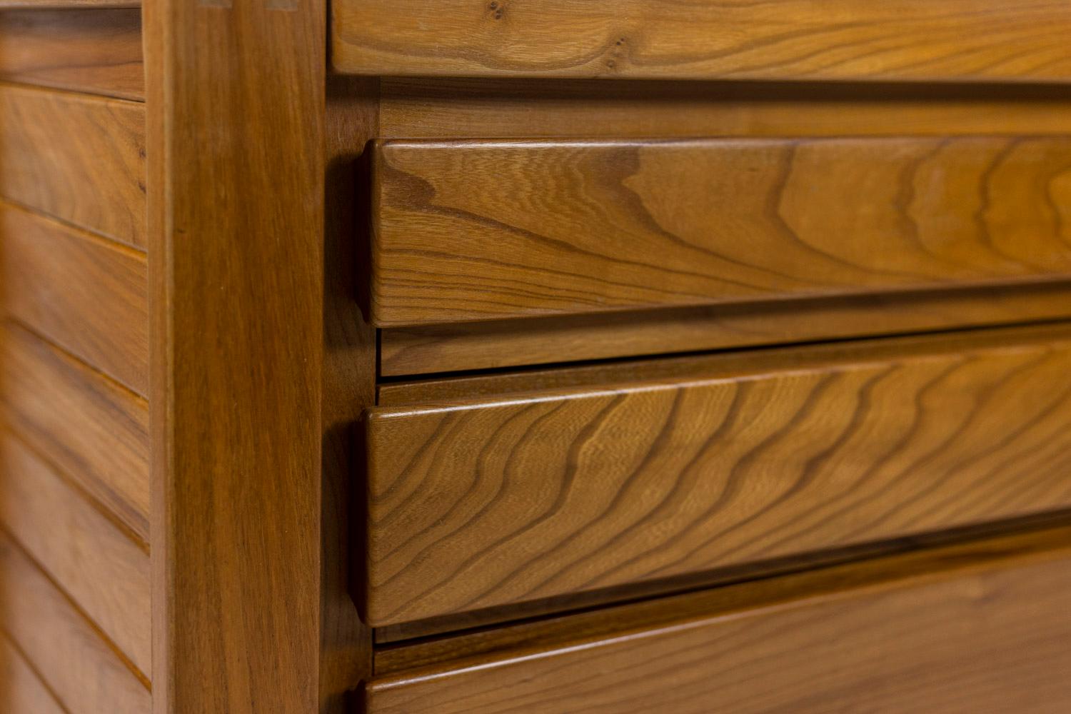 Maison Regain, Chest of Drawers in Elm, 1960’s For Sale 3