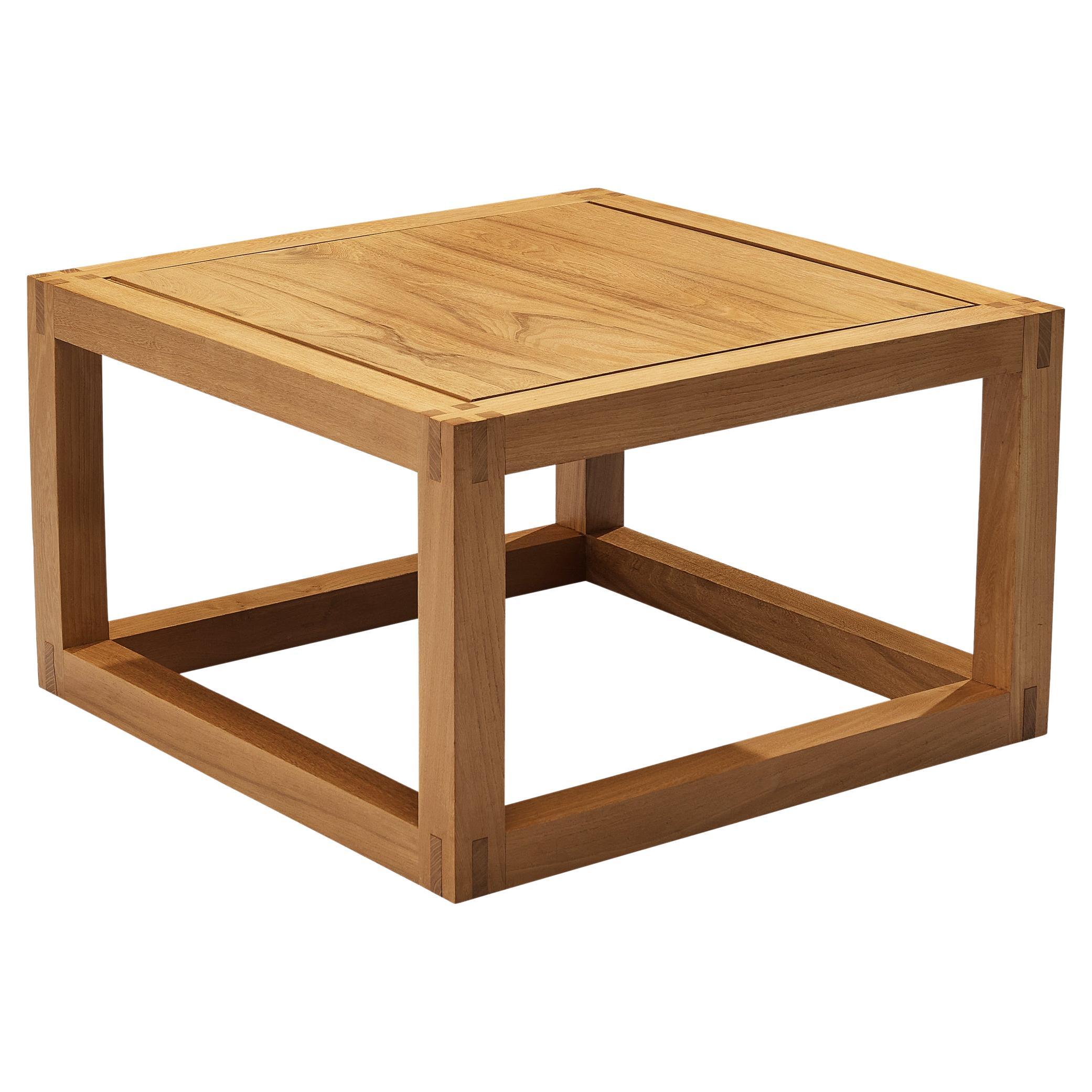 Table d'appoint cubique Maison Regain en orme massif  en vente