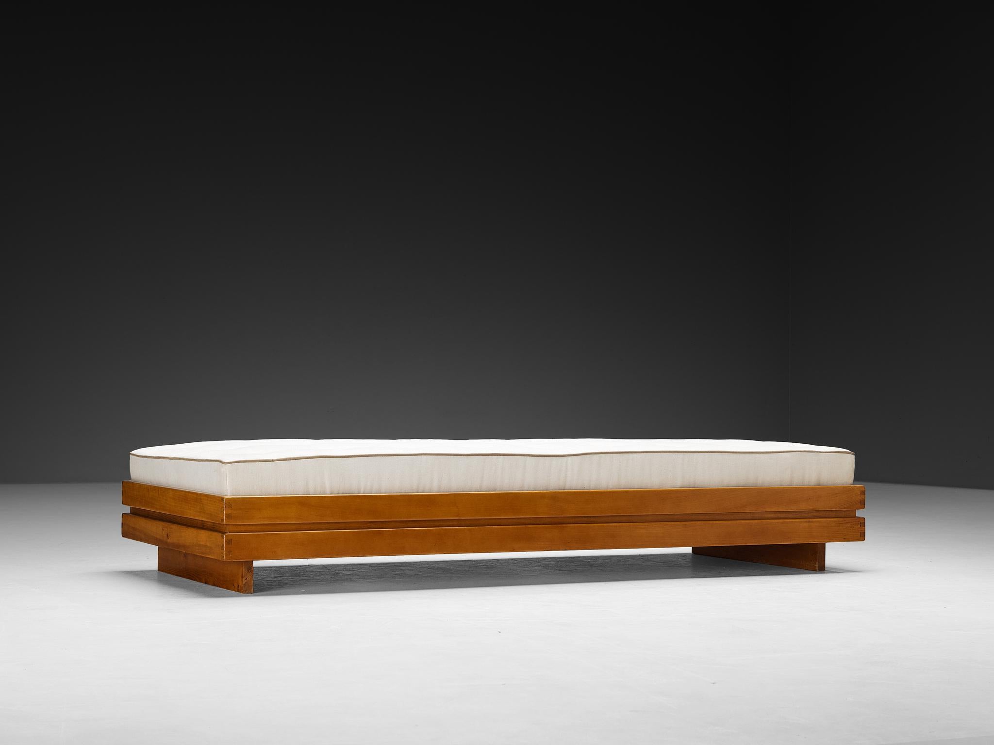 Fin du 20e siècle Maison Regain Daybed in Solid Elm (lit de jour en orme massif) en vente