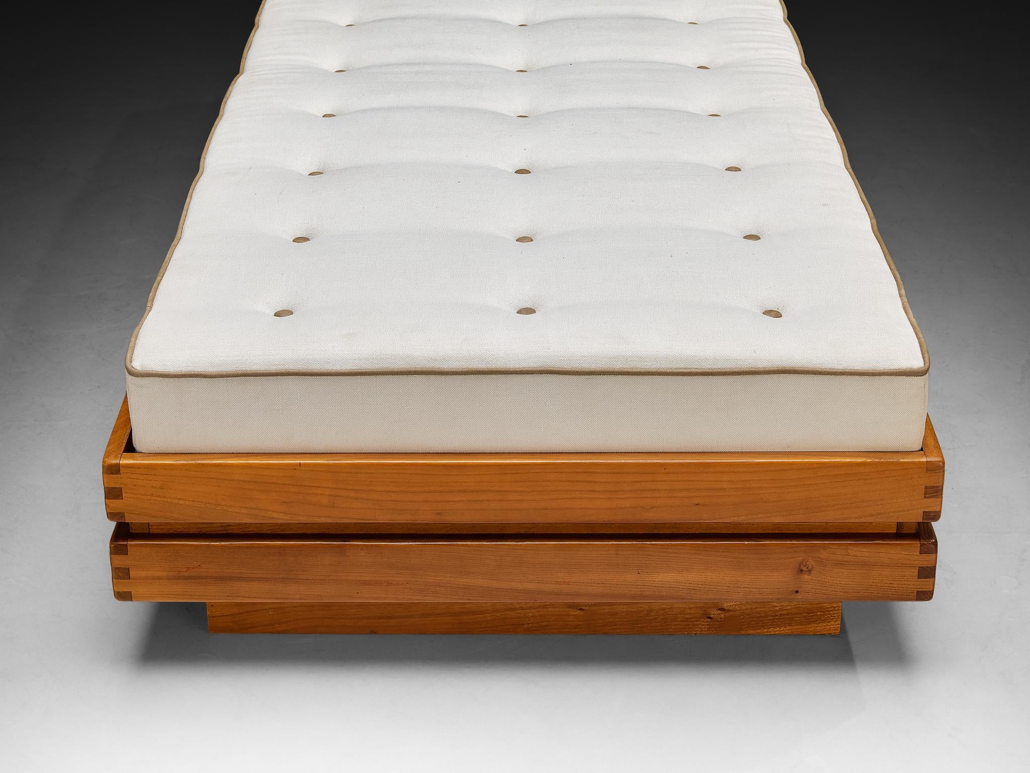 Maison Regain Daybed in Solid Elm (lit de jour en orme massif) en vente 2