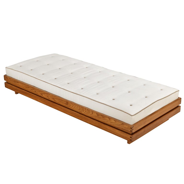Maison Regain Daybed in Solid Elm