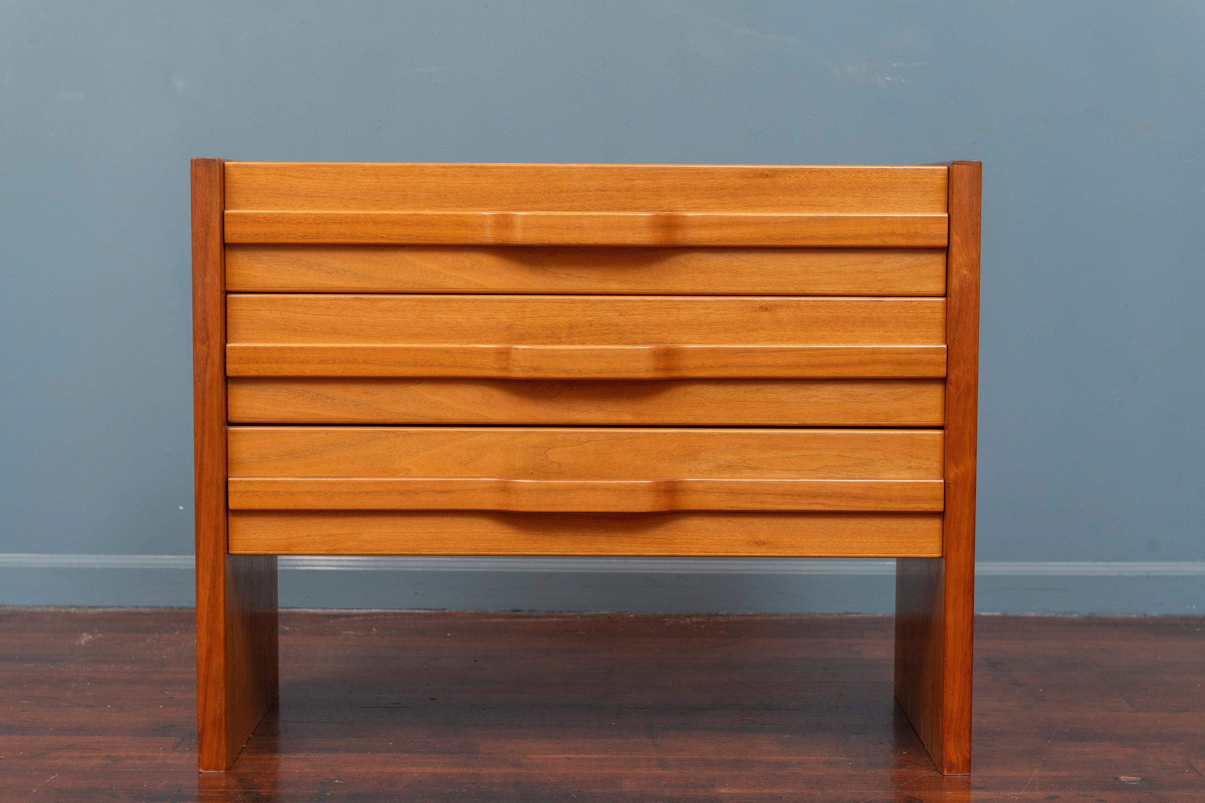 Maison Regain chest of drawers or dresser made from solid elm, France. High quality construction and use of materials with three drawers and molded elm pulls. Simple clean aesthetic feel with functionality, perfect for a guest room or entry way.