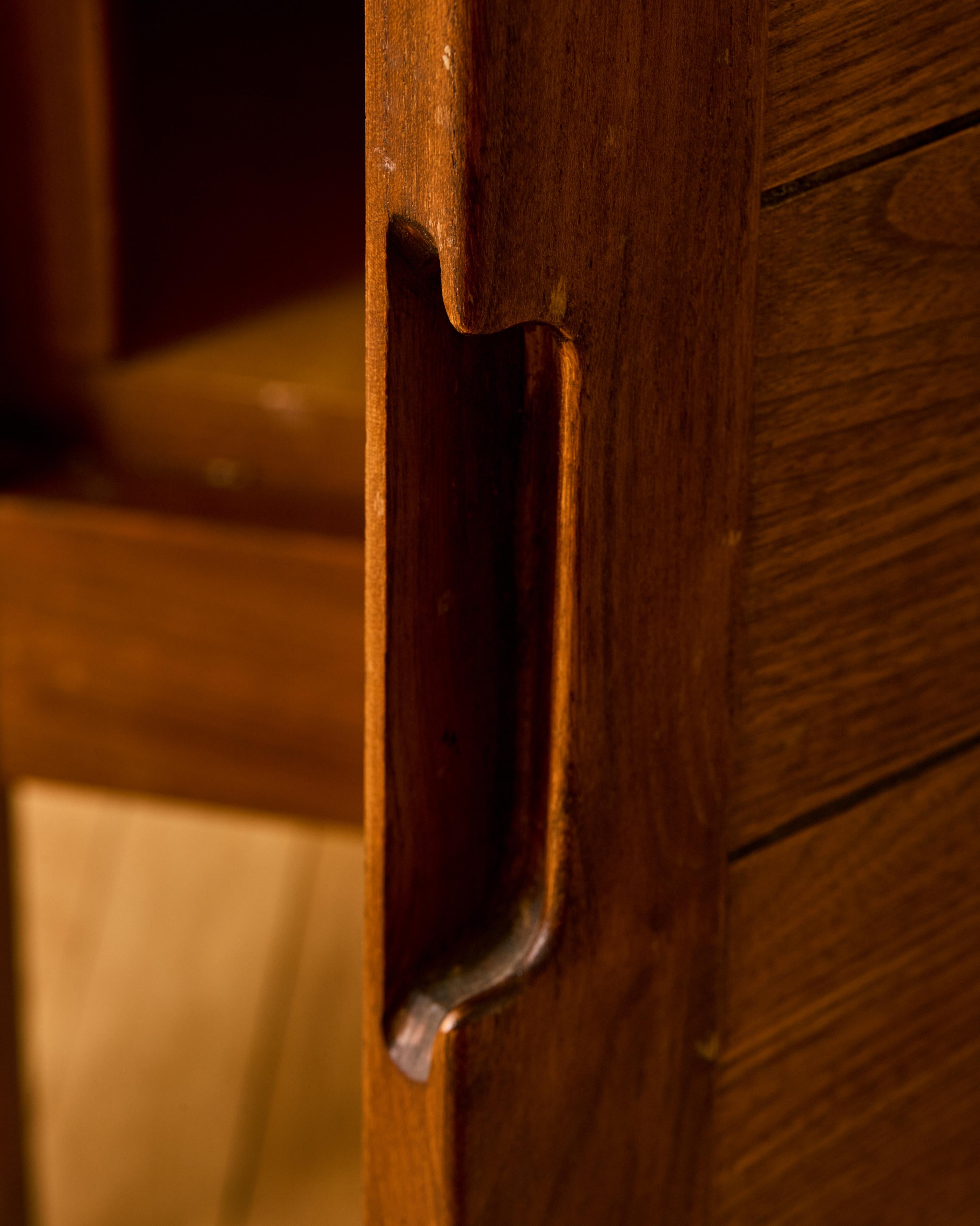 Maison Regain Elm Cabinet c. 1960 en vente 2