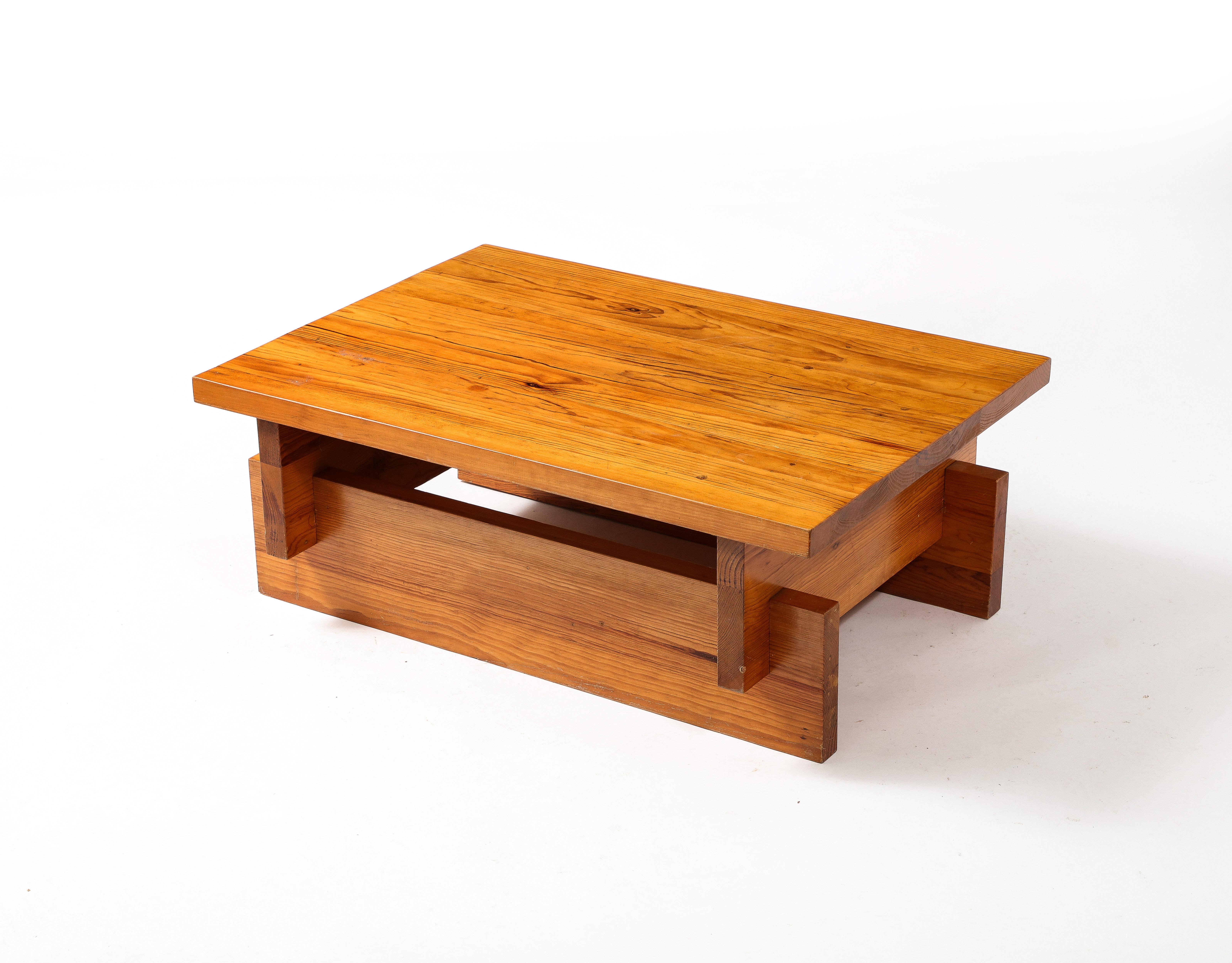 Maison Regain Elm Coffee Table, France 1960s In Good Condition For Sale In New York, NY