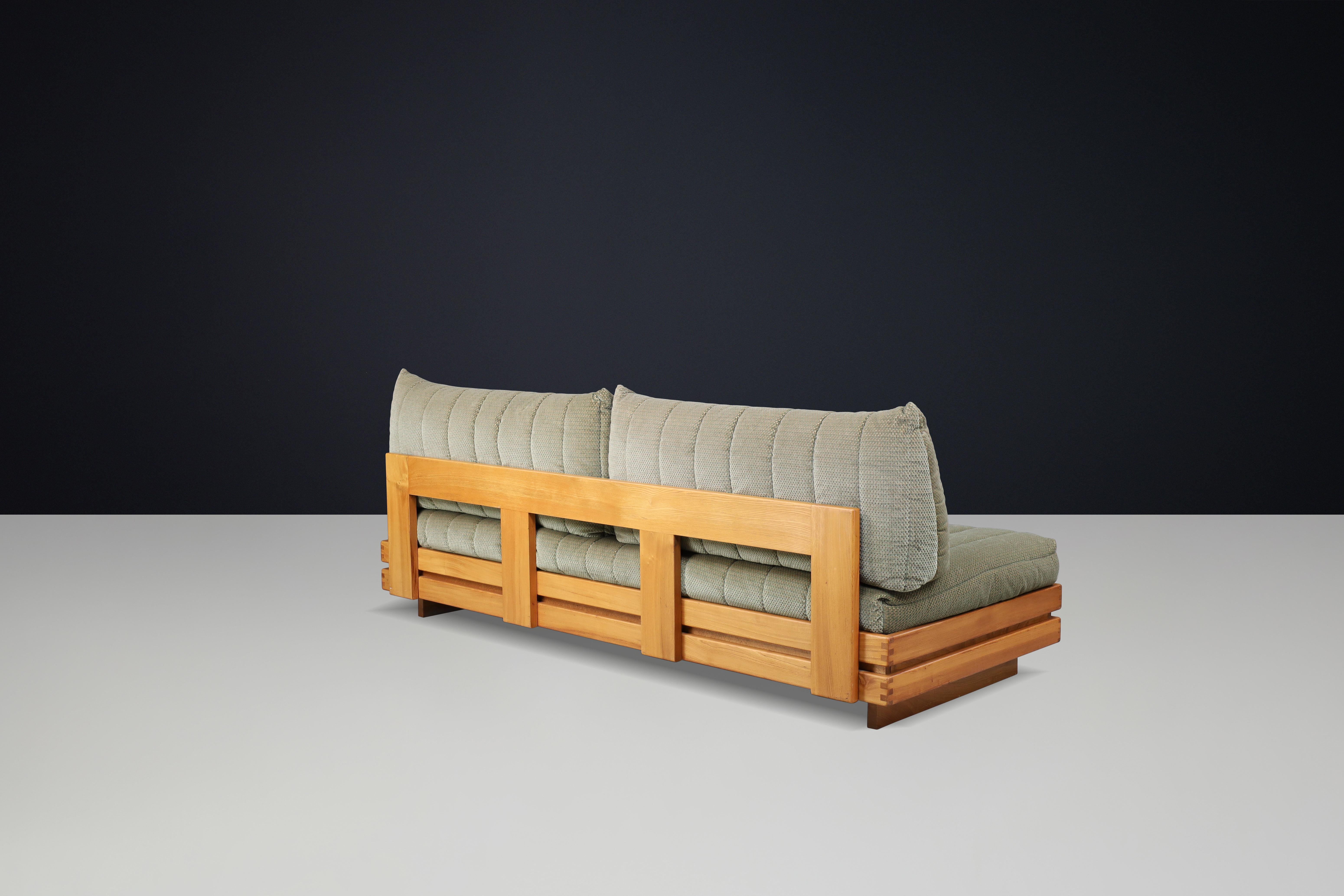 Maison Regain Elm living room set upholstered in original olive green fabric For Sale 3