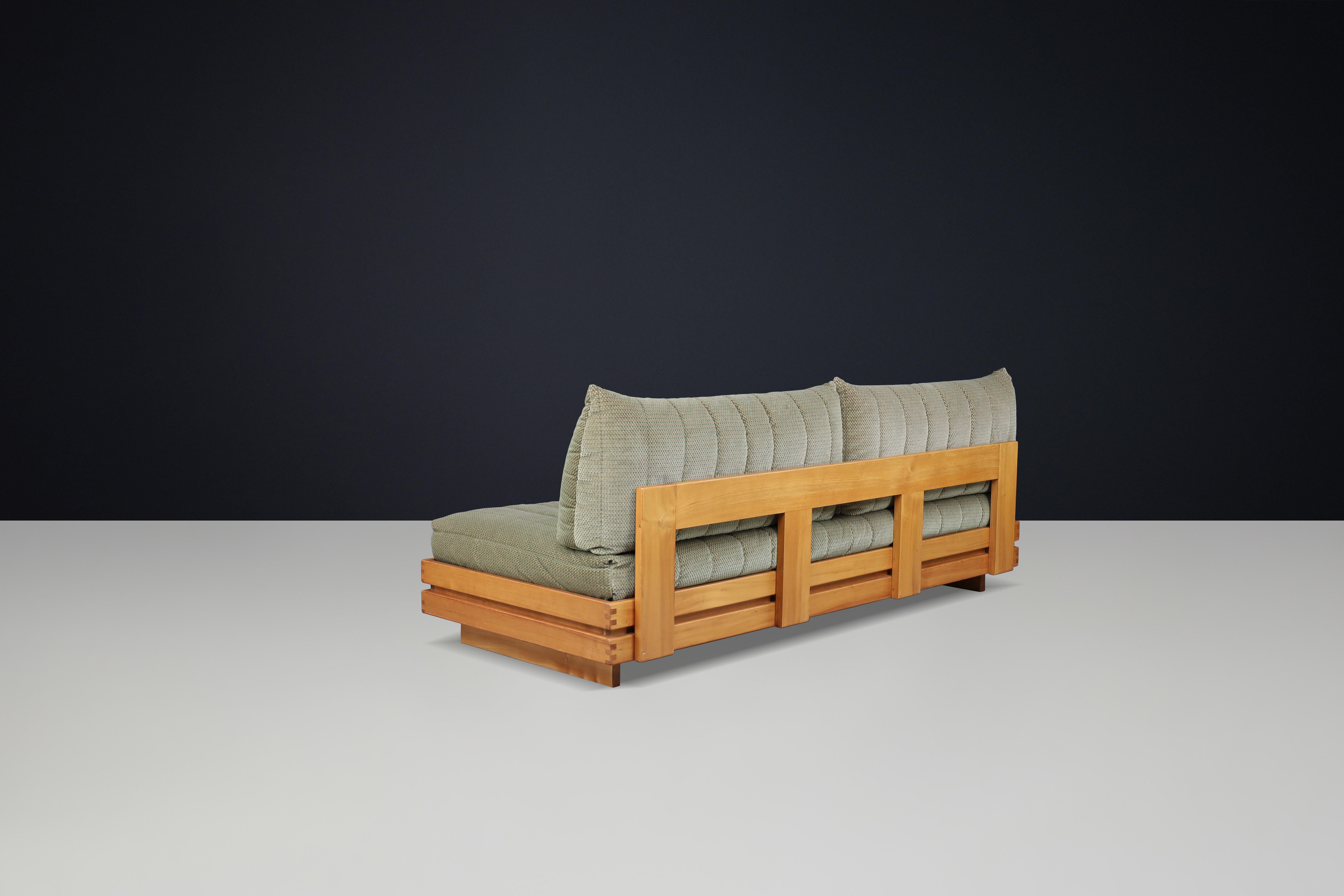Maison Regain Elm living room set upholstered in original olive green fabric For Sale 7